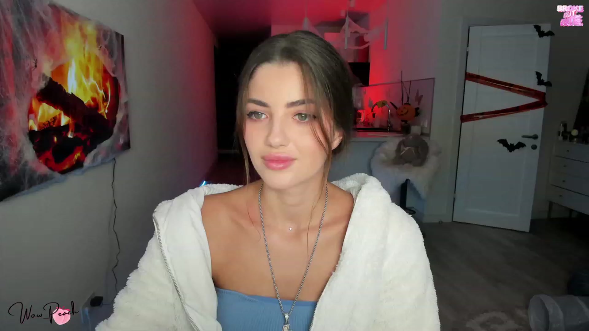 Gallery image thumbnail from wow_peach's myfreecams stream on, 10/21/2023, 15:19 image 2 of 20