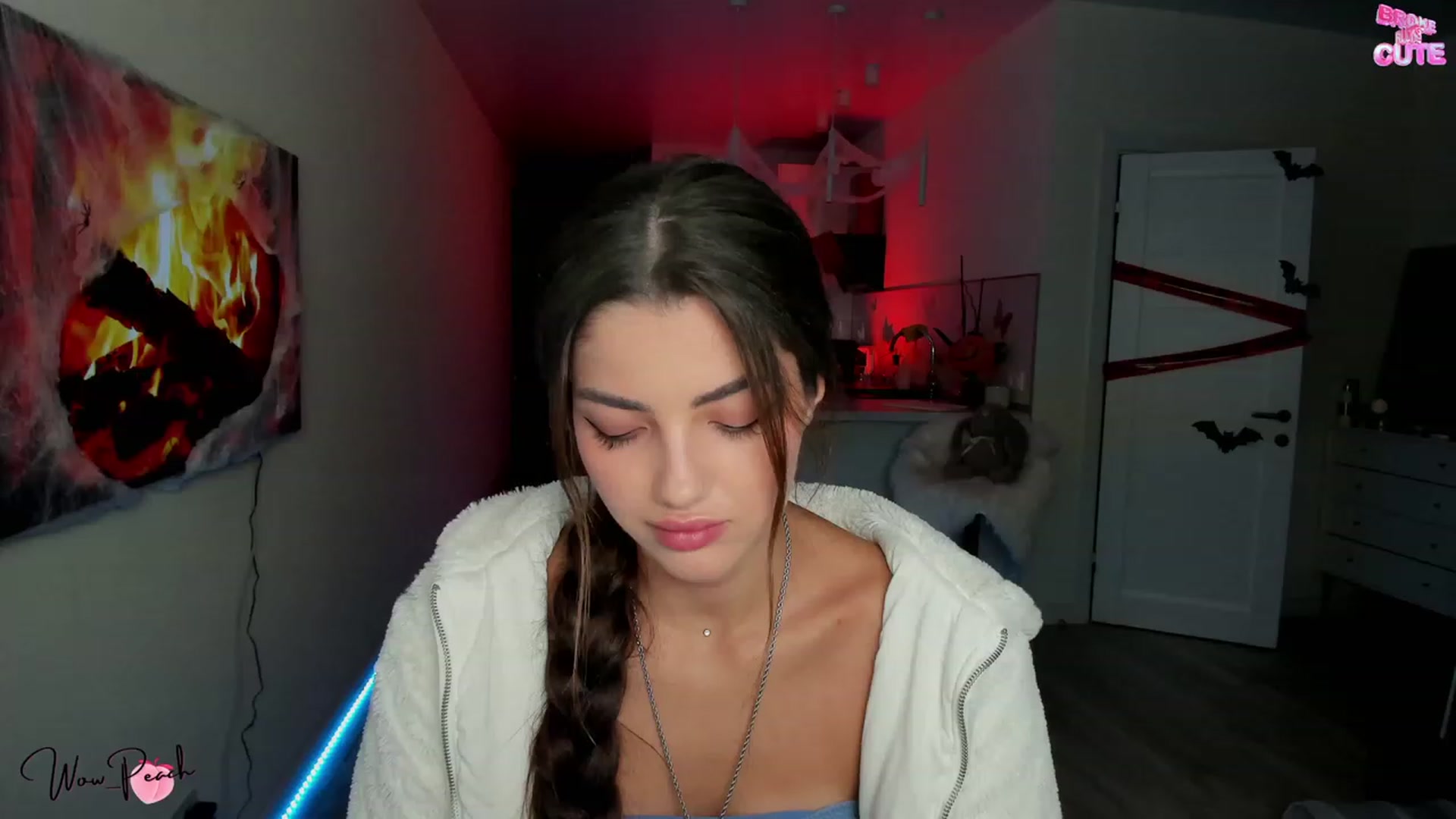 Gallery image thumbnail from wow_peach's myfreecams stream on, 10/21/2023, 15:19 image 18 of 20