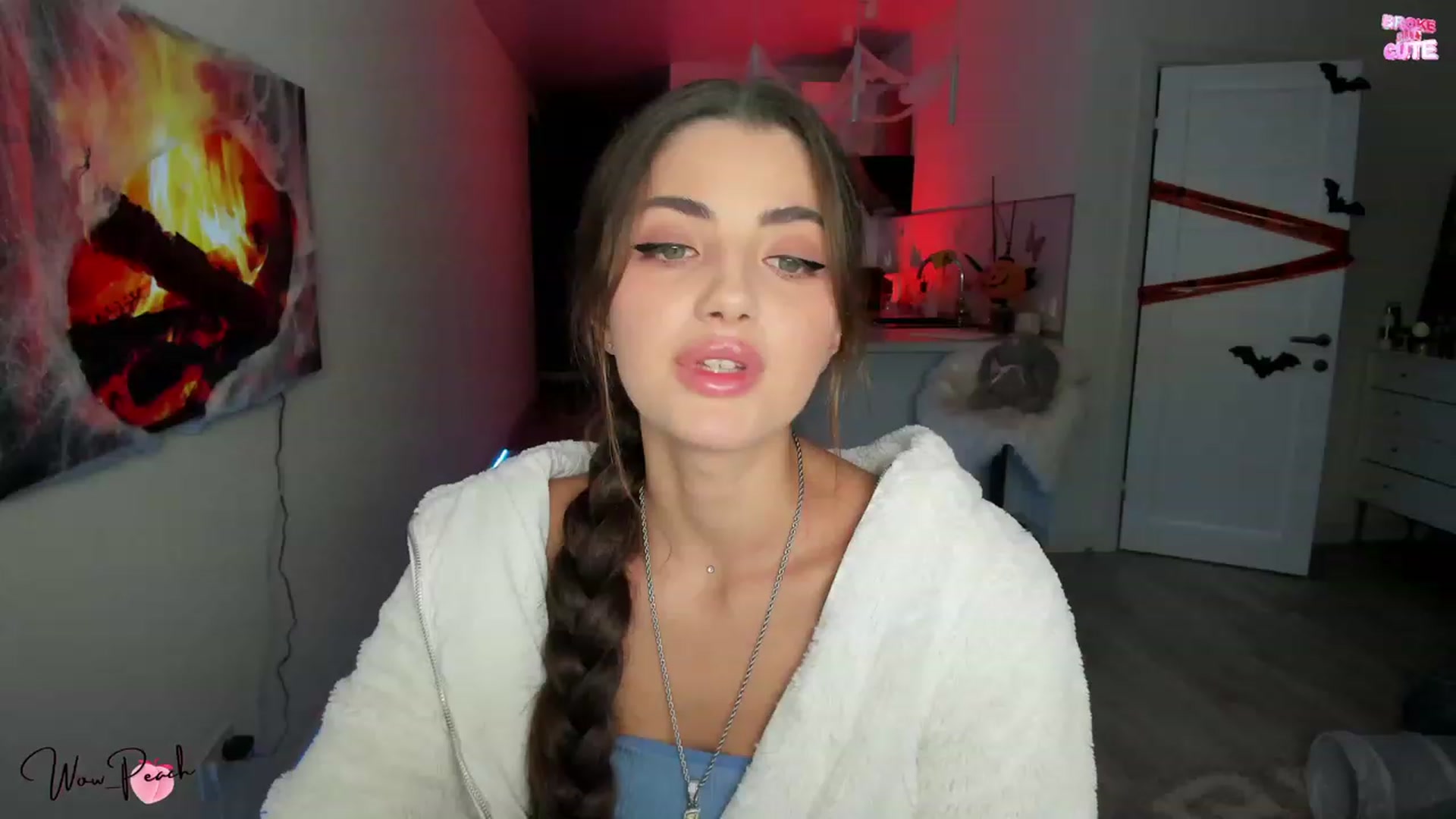 Gallery image thumbnail from wow_peach's myfreecams stream on, 10/21/2023, 15:19 image 10 of 20