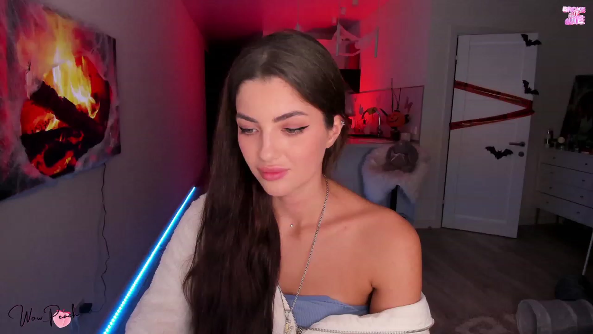 Gallery image thumbnail from wow_peach's myfreecams stream on, 10/21/2023, 16:16 image 19 of 20