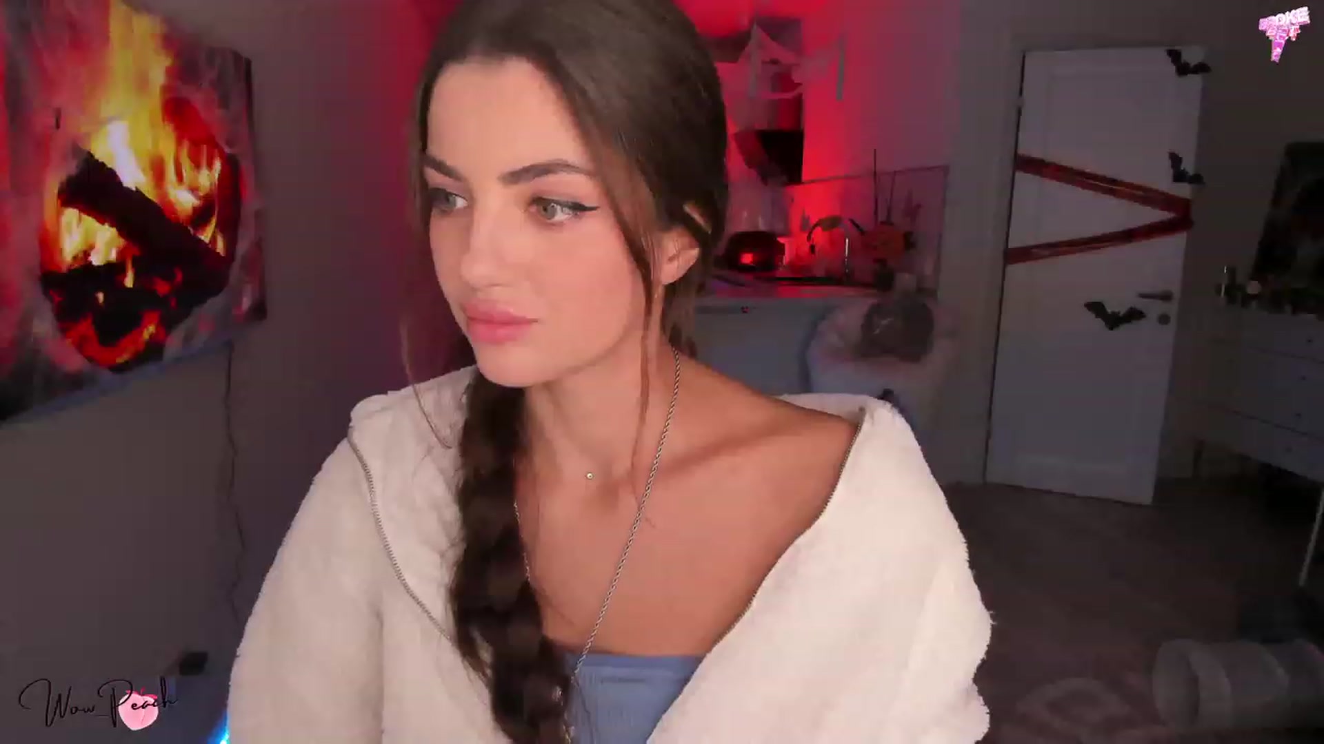 Gallery image thumbnail from wow_peach's myfreecams stream on, 10/21/2023, 16:16 image 6 of 20