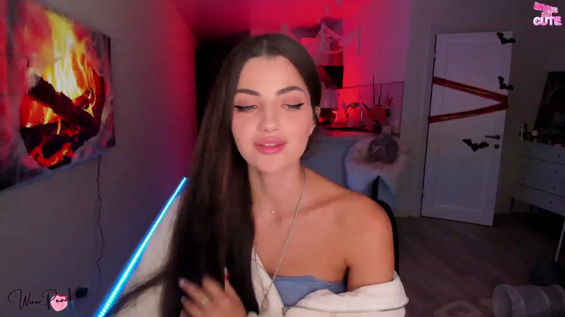 Gallery image thumbnail from wow_peach's myfreecams stream on, 10/21/2023, 16:36 image 5 of 20