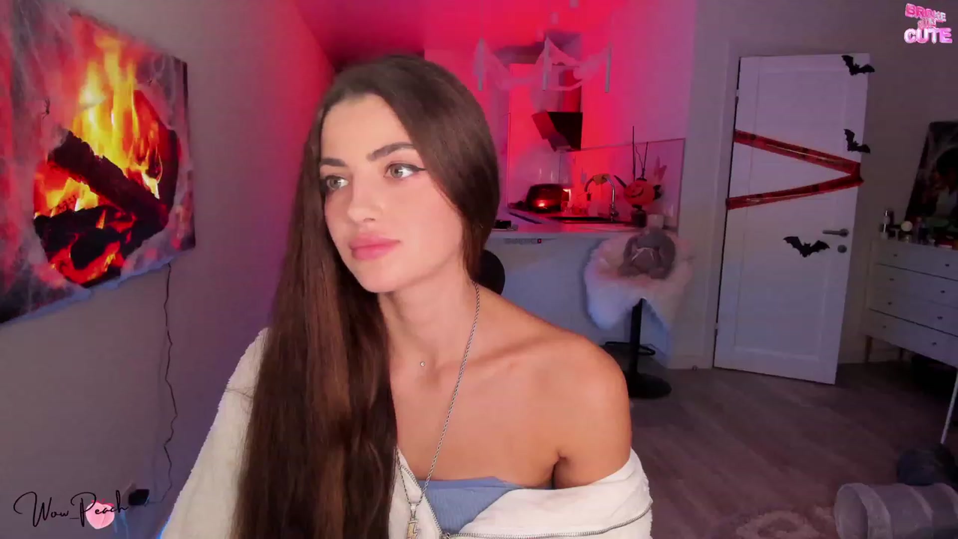 Gallery image thumbnail from wow_peach's myfreecams stream on, 10/21/2023, 16:36 image 13 of 20