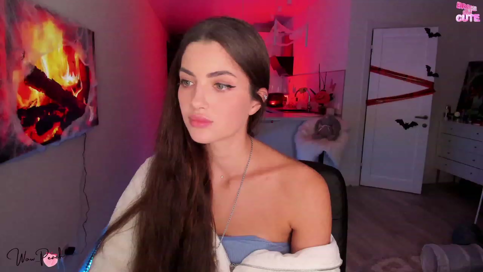 Gallery image thumbnail from wow_peach's myfreecams stream on, 10/21/2023, 16:36 image 1 of 20