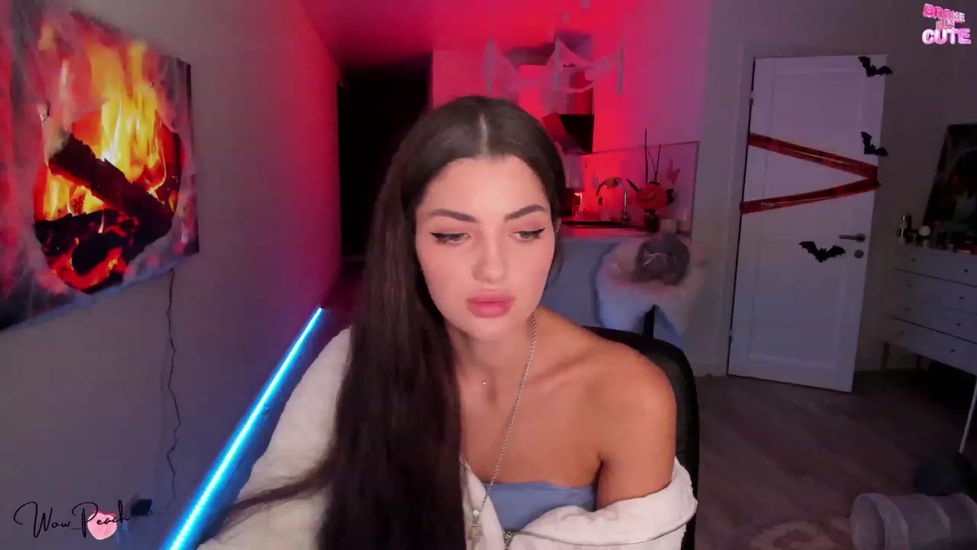 Gallery image thumbnail from wow_peach's myfreecams stream on, 10/21/2023, 16:36 image 3 of 20