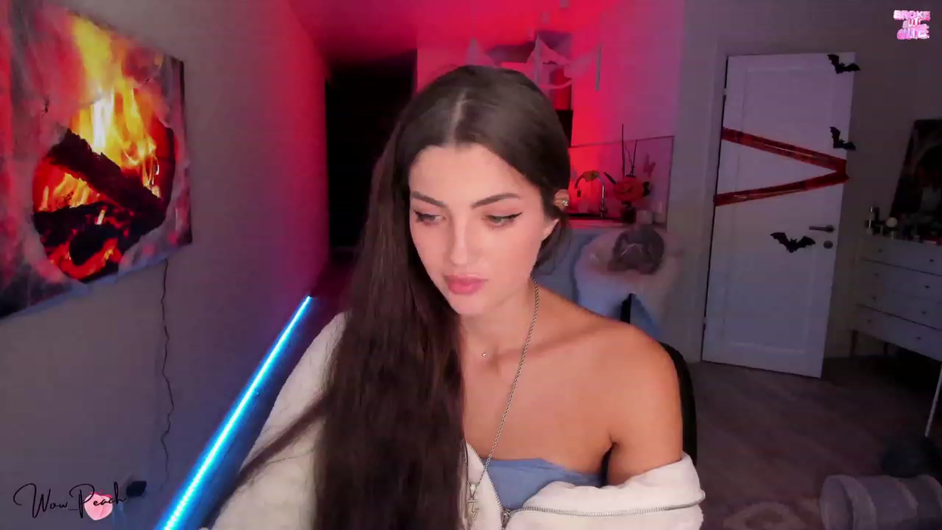Gallery image thumbnail from wow_peach's myfreecams stream on, 10/21/2023, 16:36 image 2 of 20