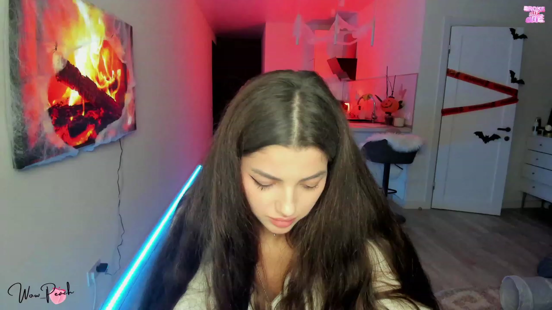 Gallery image thumbnail from wow_peach's myfreecams stream on, 10/21/2023, 20:08 image 1 of 20