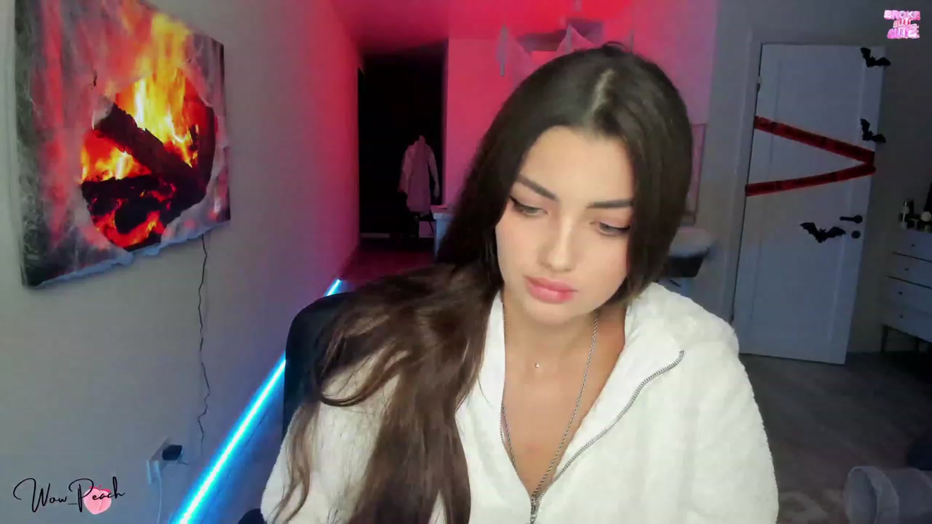 Gallery image thumbnail from wow_peach's myfreecams stream on, 10/21/2023, 20:08 image 12 of 20