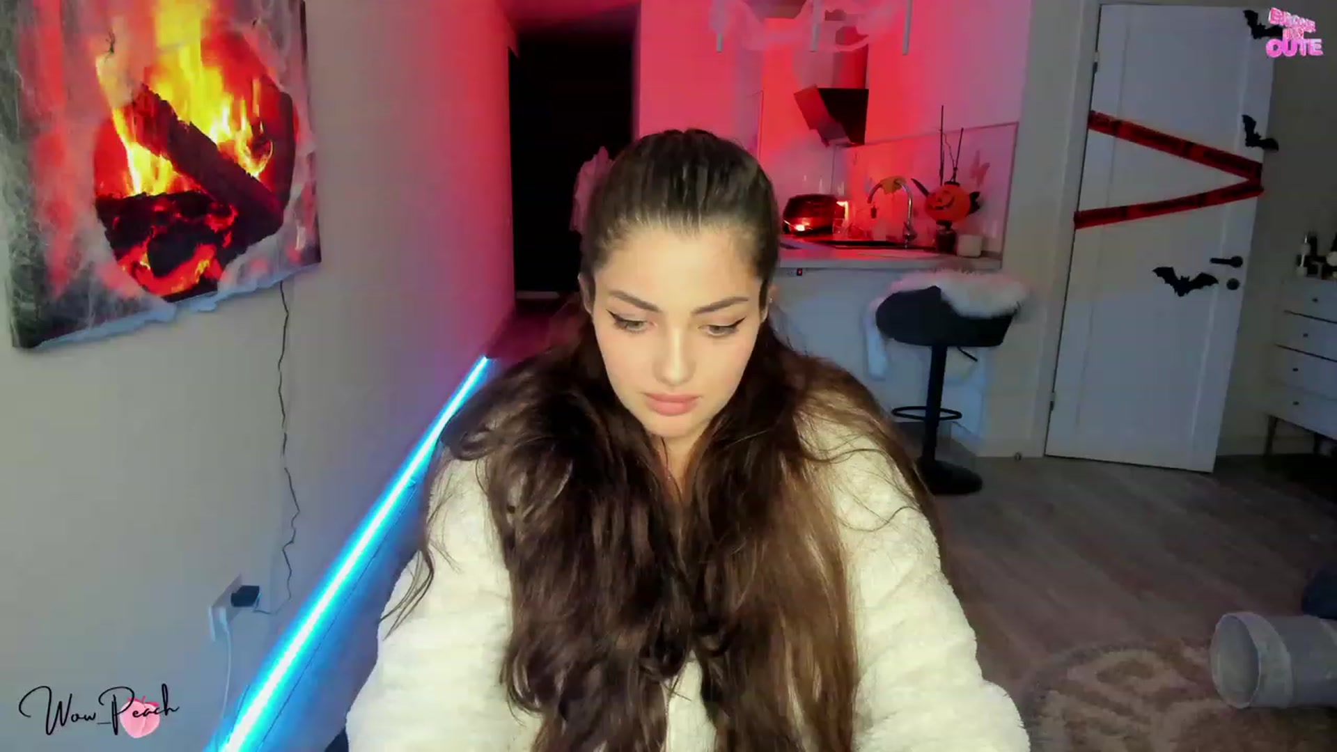 Gallery image thumbnail from wow_peach's myfreecams stream on, 10/21/2023, 21:07 image 14 of 20