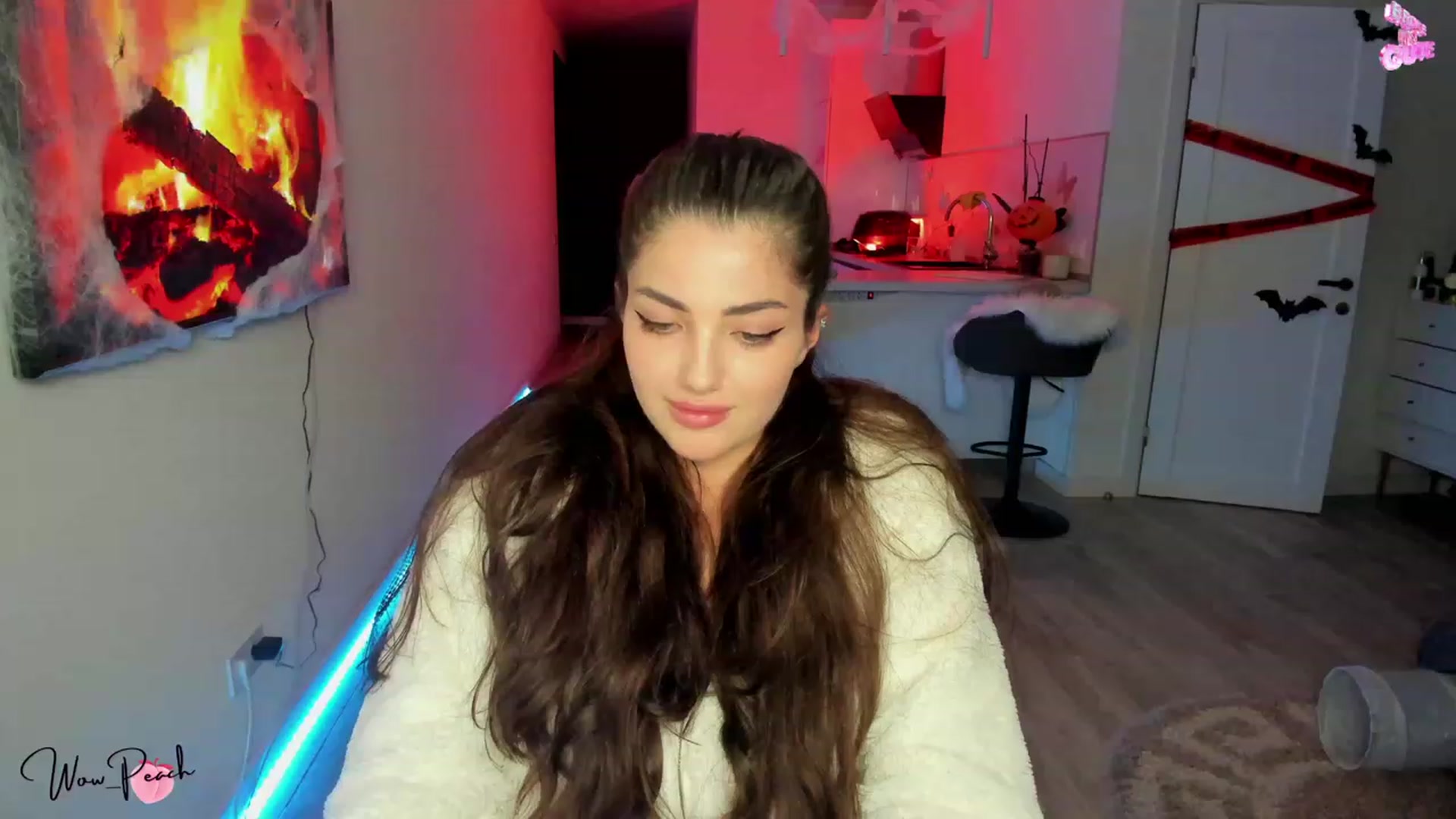 Gallery image thumbnail from wow_peach's myfreecams stream on, 10/21/2023, 21:07 image 13 of 20