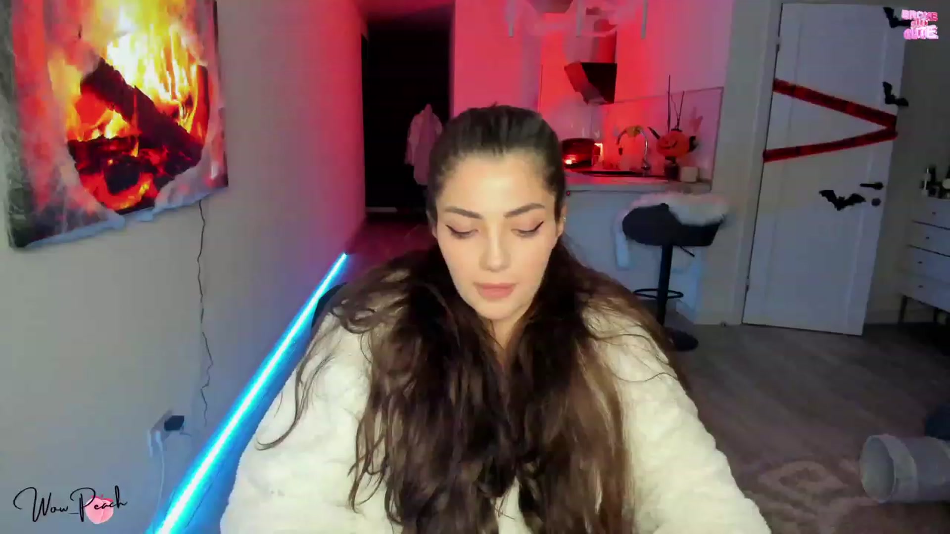 Gallery image thumbnail from wow_peach's myfreecams stream on, 10/21/2023, 21:07 image 15 of 20