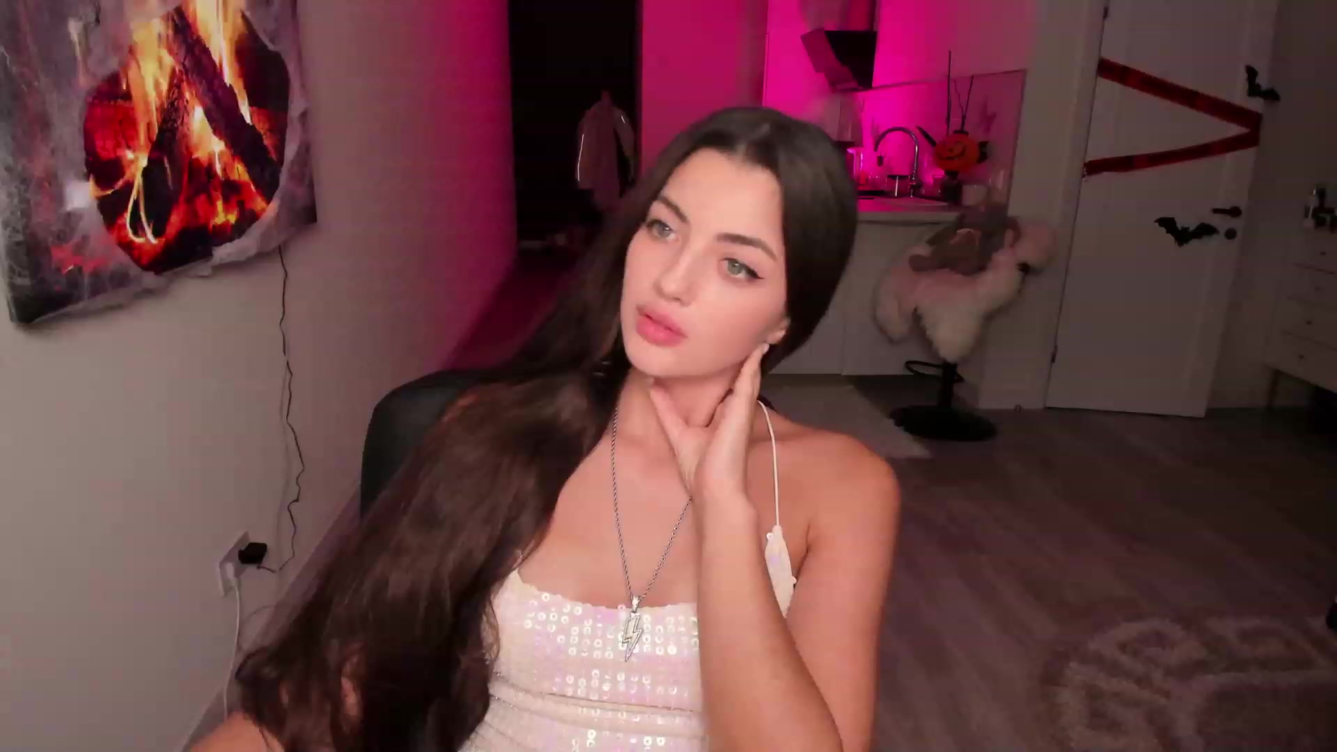 Gallery image thumbnail from wow_peach's myfreecams stream on, 10/22/2023, 19:50 image 15 of 20