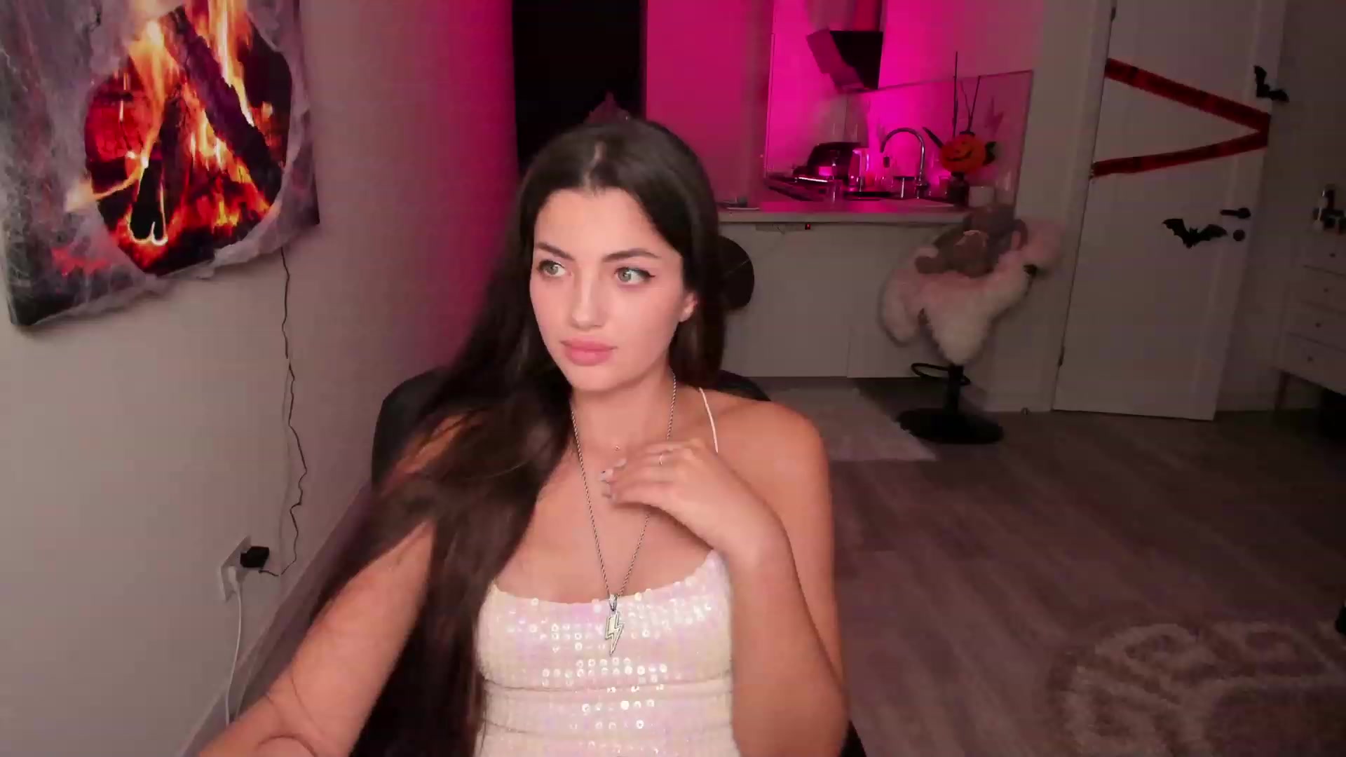 Gallery image thumbnail from wow_peach's myfreecams stream on, 10/22/2023, 20:10 image 2 of 20