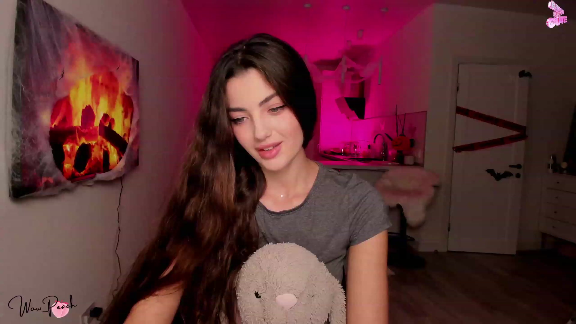 Gallery image thumbnail from wow_peach's myfreecams stream on, 10/24/2023, 16:10 image 16 of 20