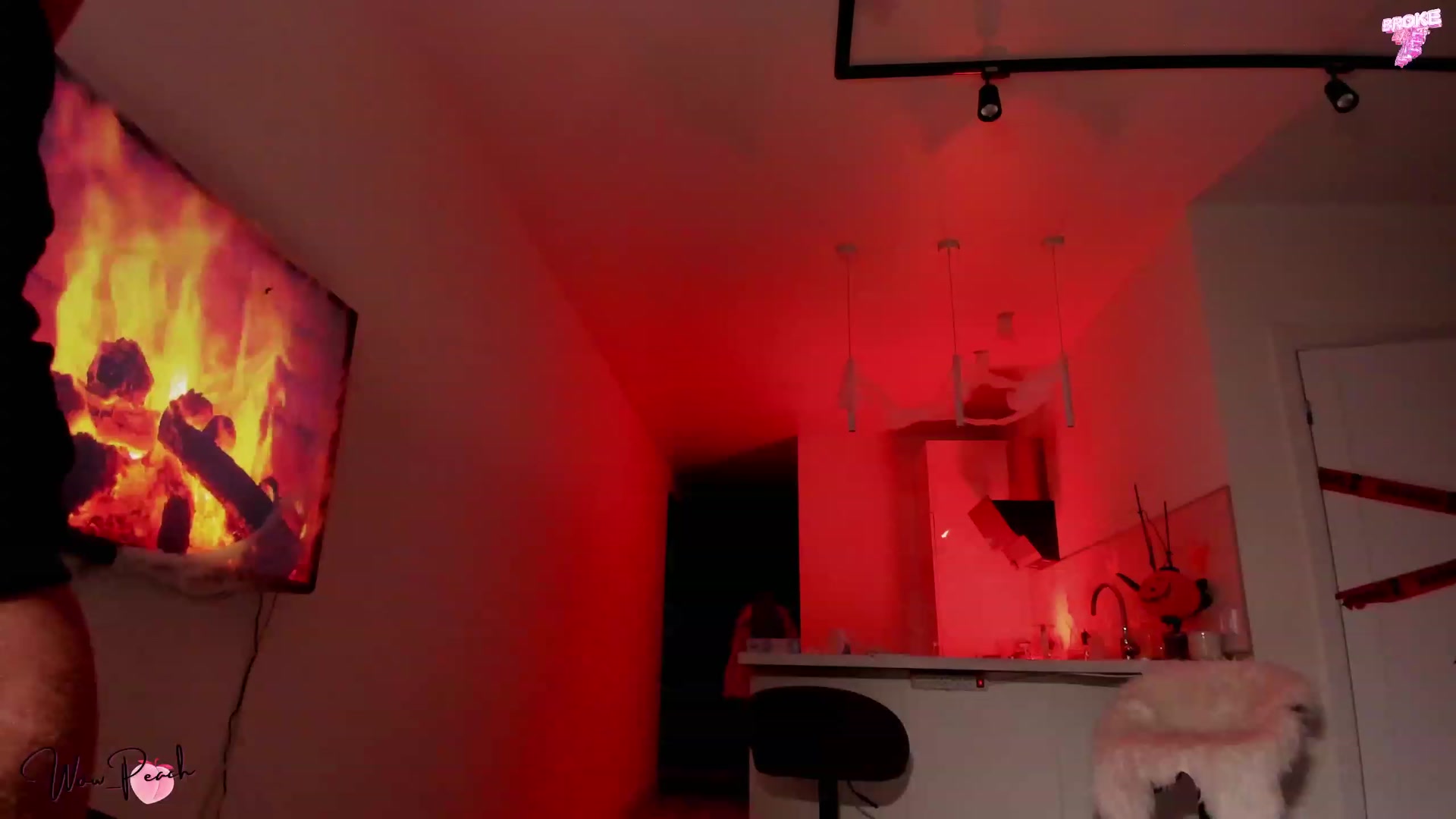 Gallery image thumbnail from wow_peach's myfreecams stream on, 10/24/2023, 19:44 image 3 of 20