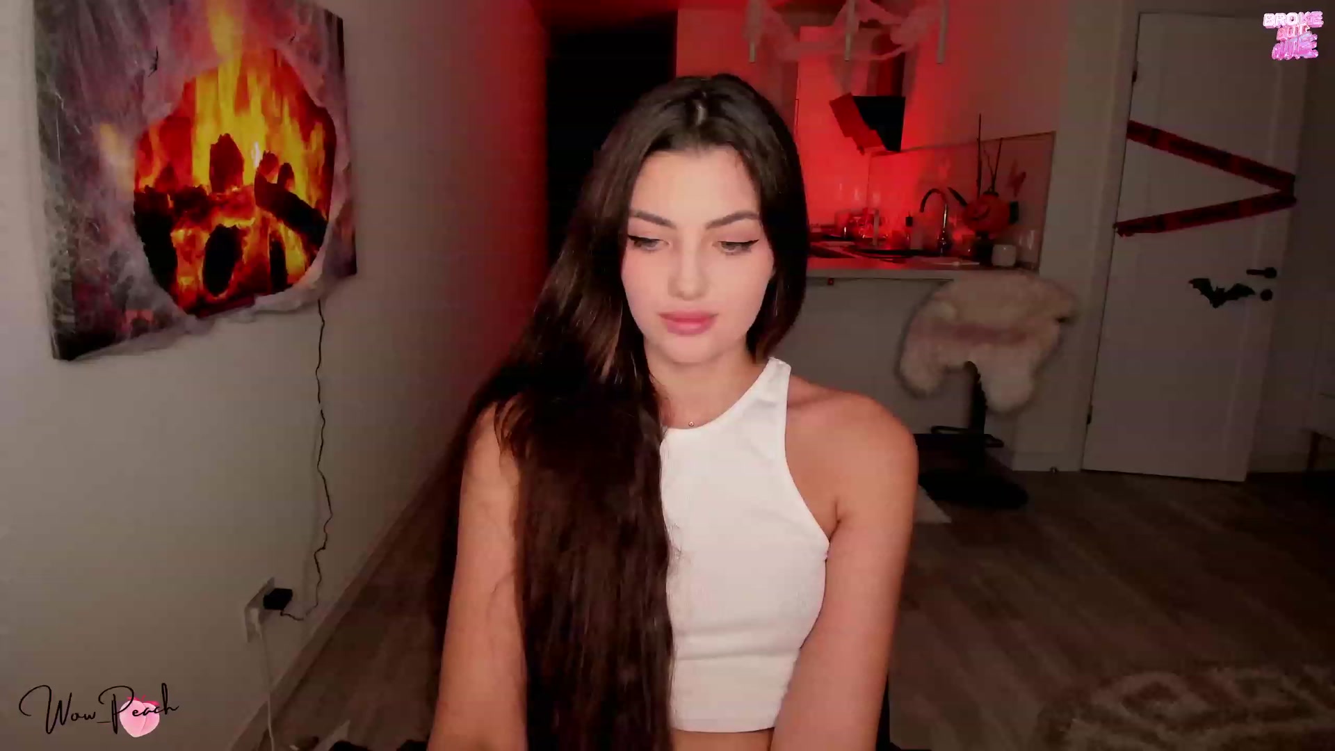 Gallery image thumbnail from wow_peach's myfreecams stream on, 10/24/2023, 19:44 image 9 of 20