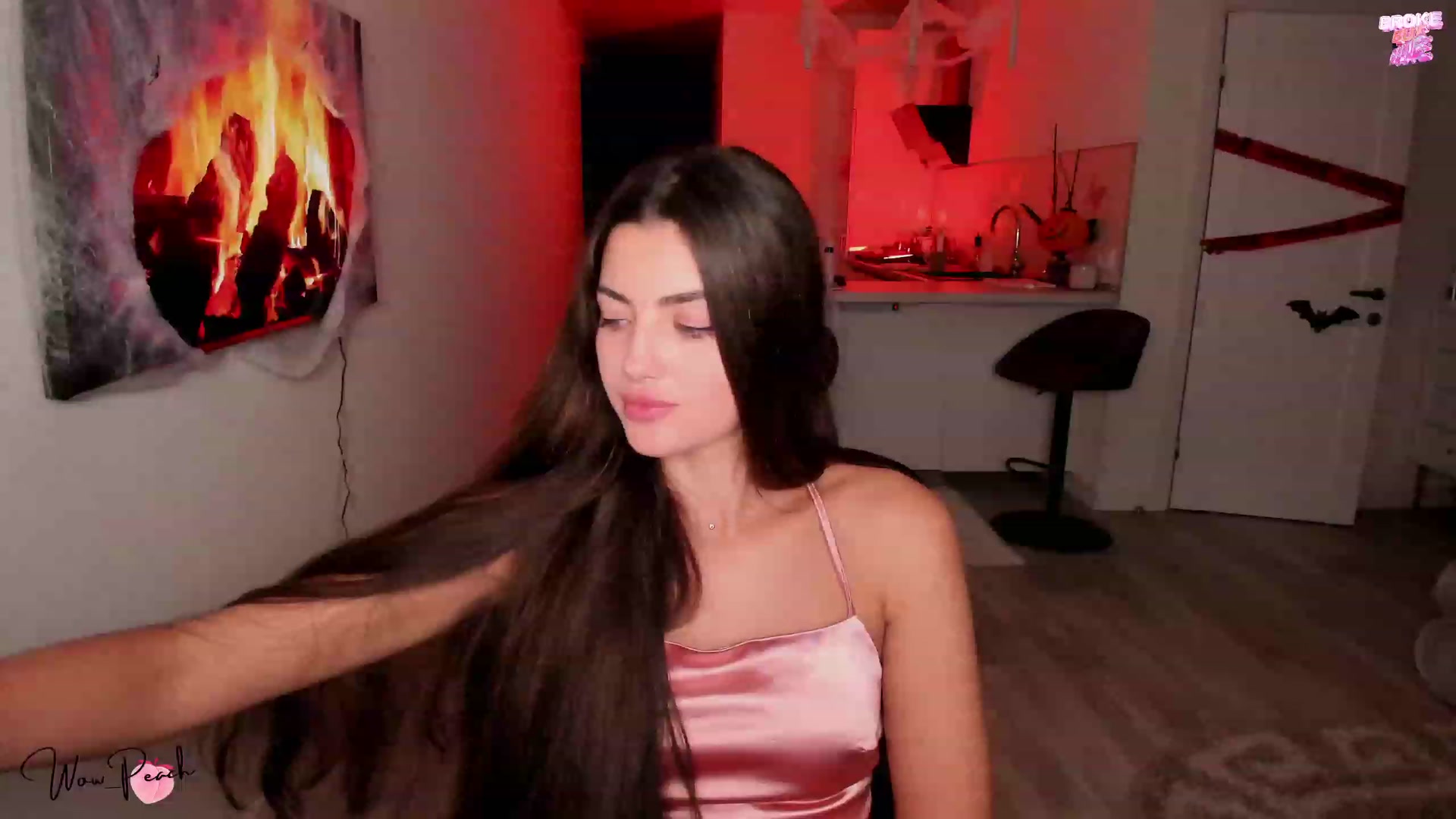 Gallery image thumbnail from wow_peach's myfreecams stream on, 10/25/2023, 19:15 image 15 of 20