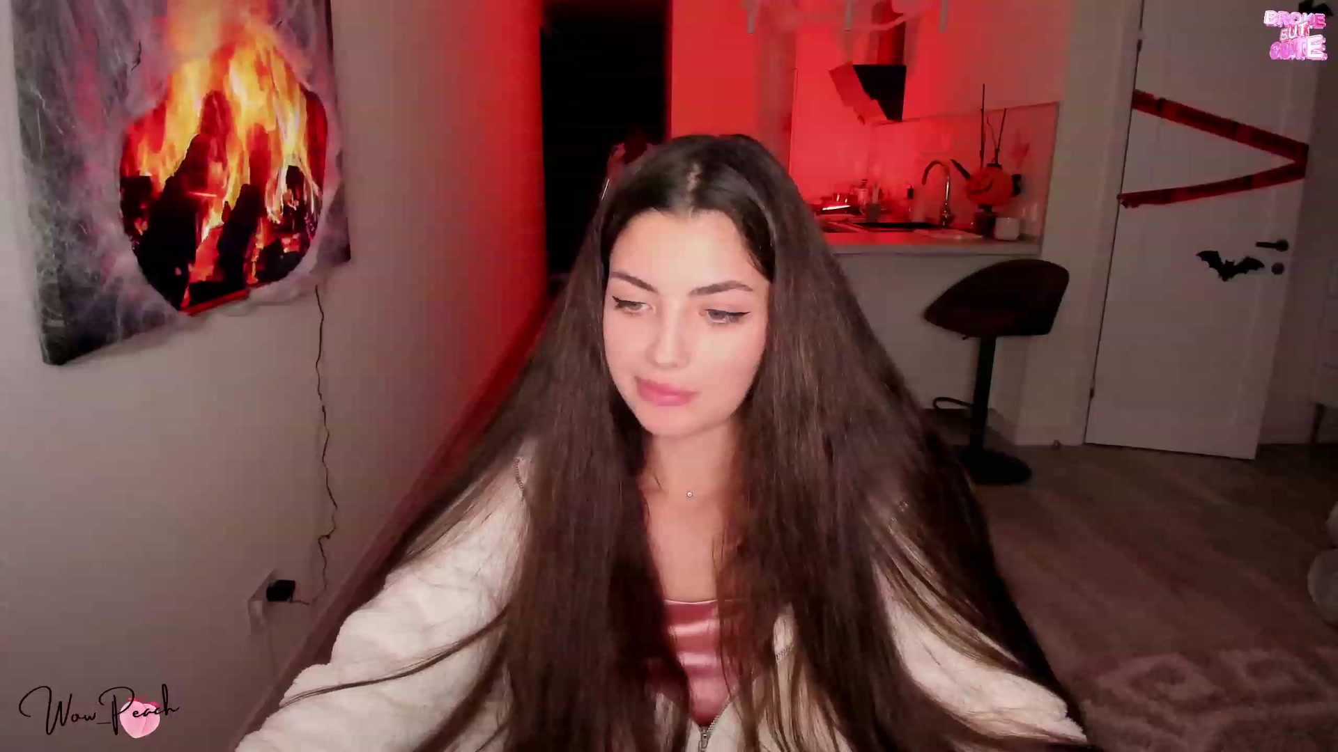 Gallery image thumbnail from wow_peach's myfreecams stream on, 10/25/2023, 19:15 image 2 of 20