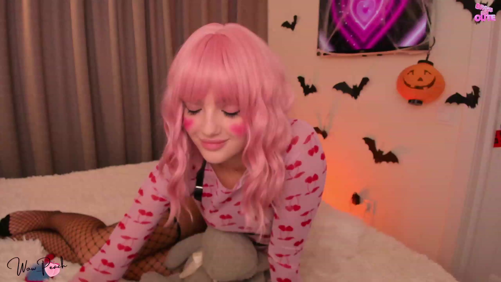 Gallery image thumbnail from wow_peach's myfreecams stream on, 10/31/2023, 15:25 image 19 of 20