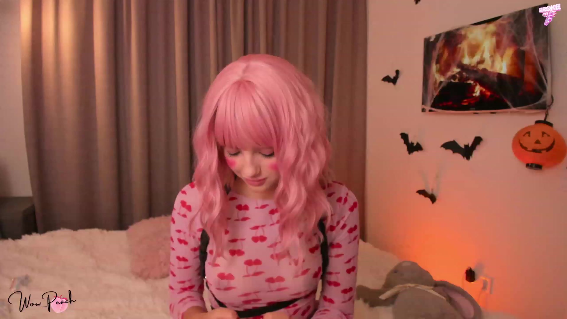 Gallery image thumbnail from wow_peach's myfreecams stream on, 10/31/2023, 18:52 image 18 of 20