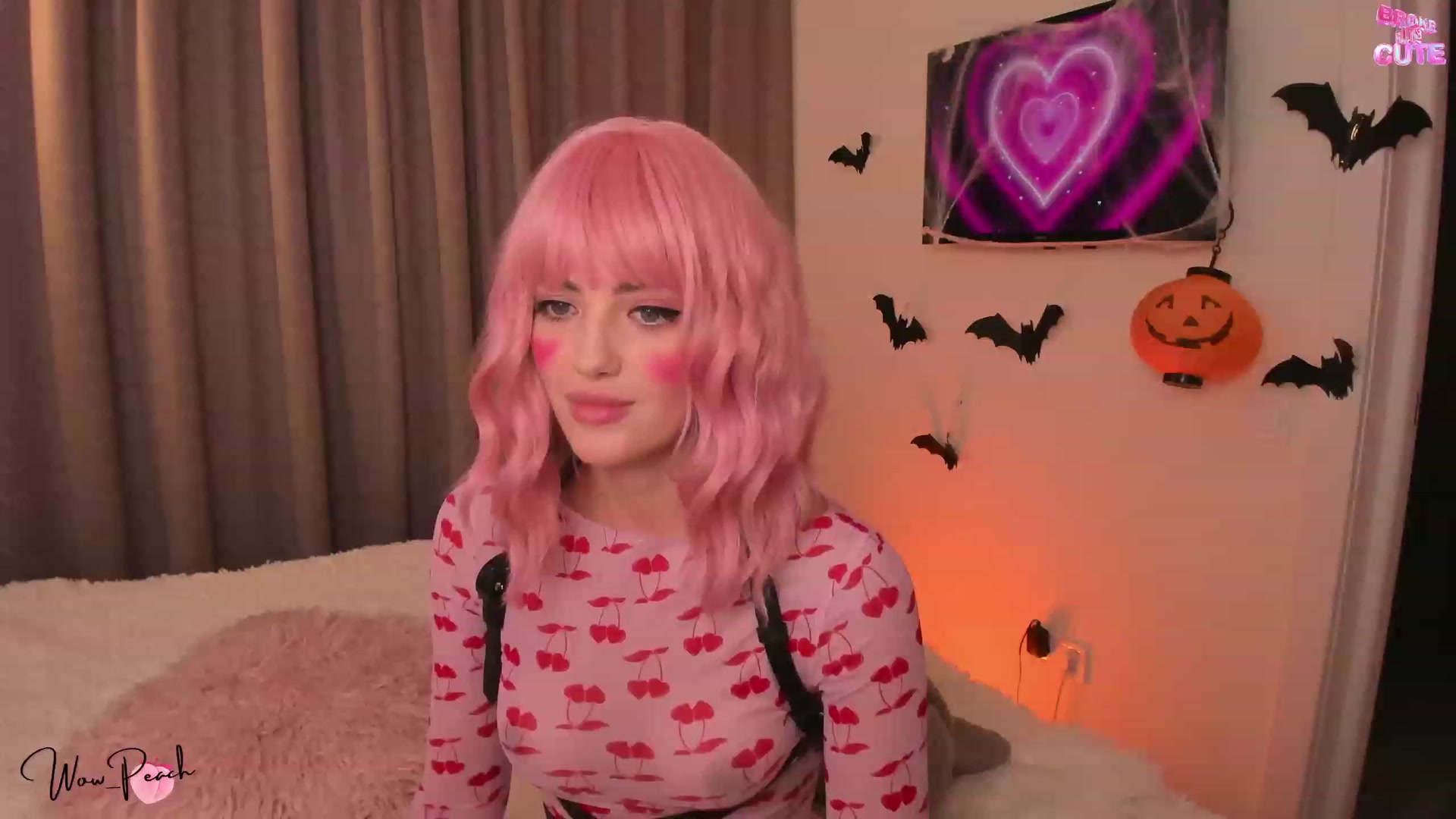 Gallery image thumbnail from wow_peach's myfreecams stream on, 10/31/2023, 18:52 image 6 of 20
