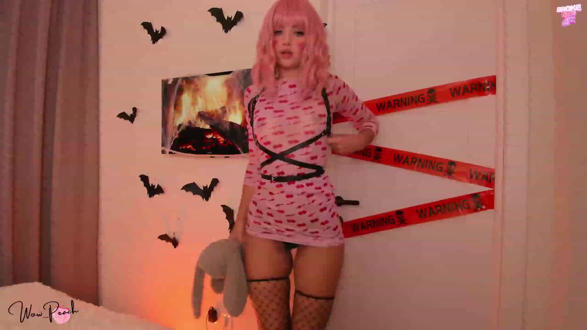 Gallery image thumbnail from wow_peach's myfreecams stream on, 10/31/2023, 19:27 image 10 of 20