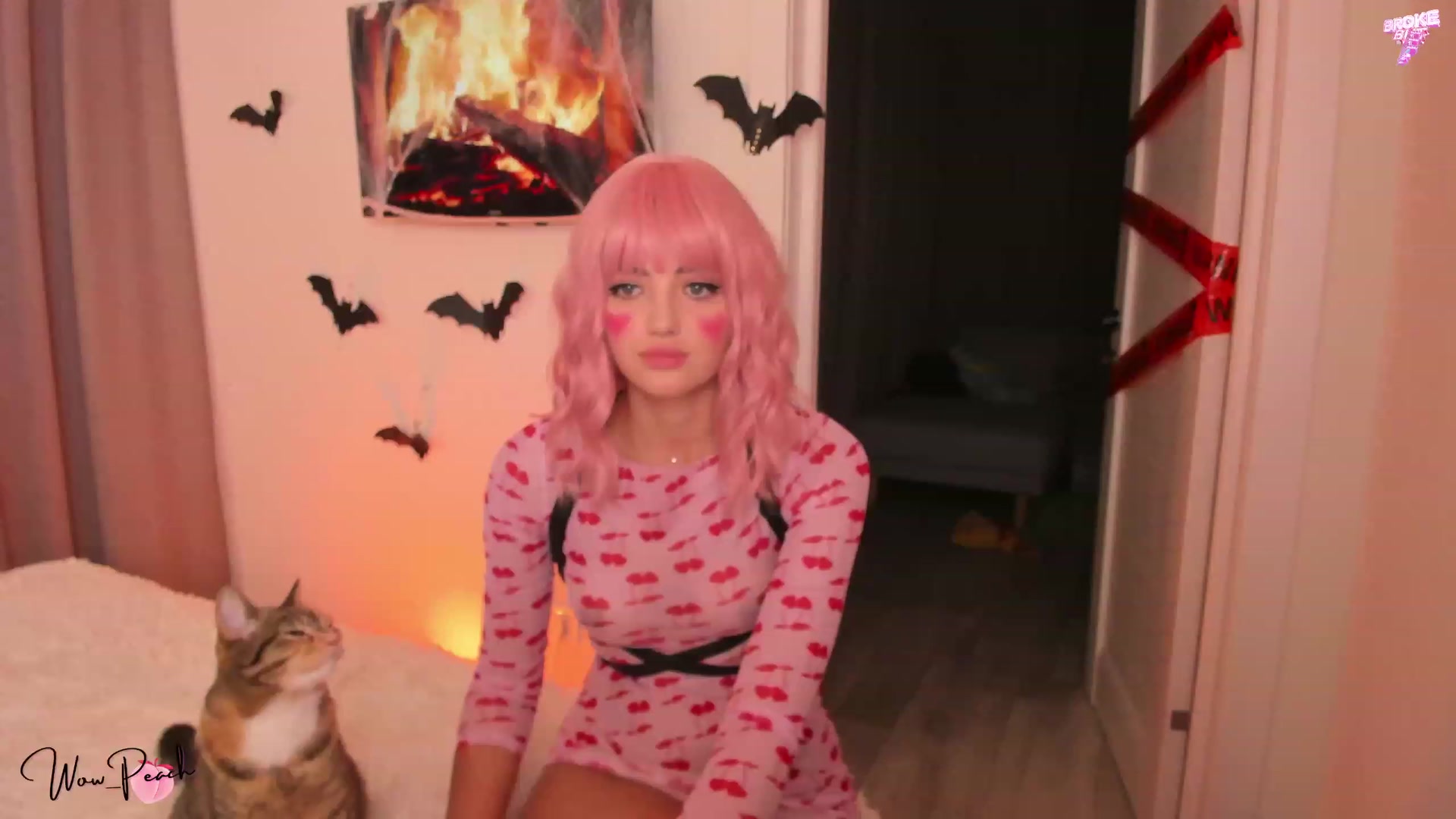 Gallery image thumbnail from wow_peach's myfreecams stream on, 10/31/2023, 19:27 image 1 of 20
