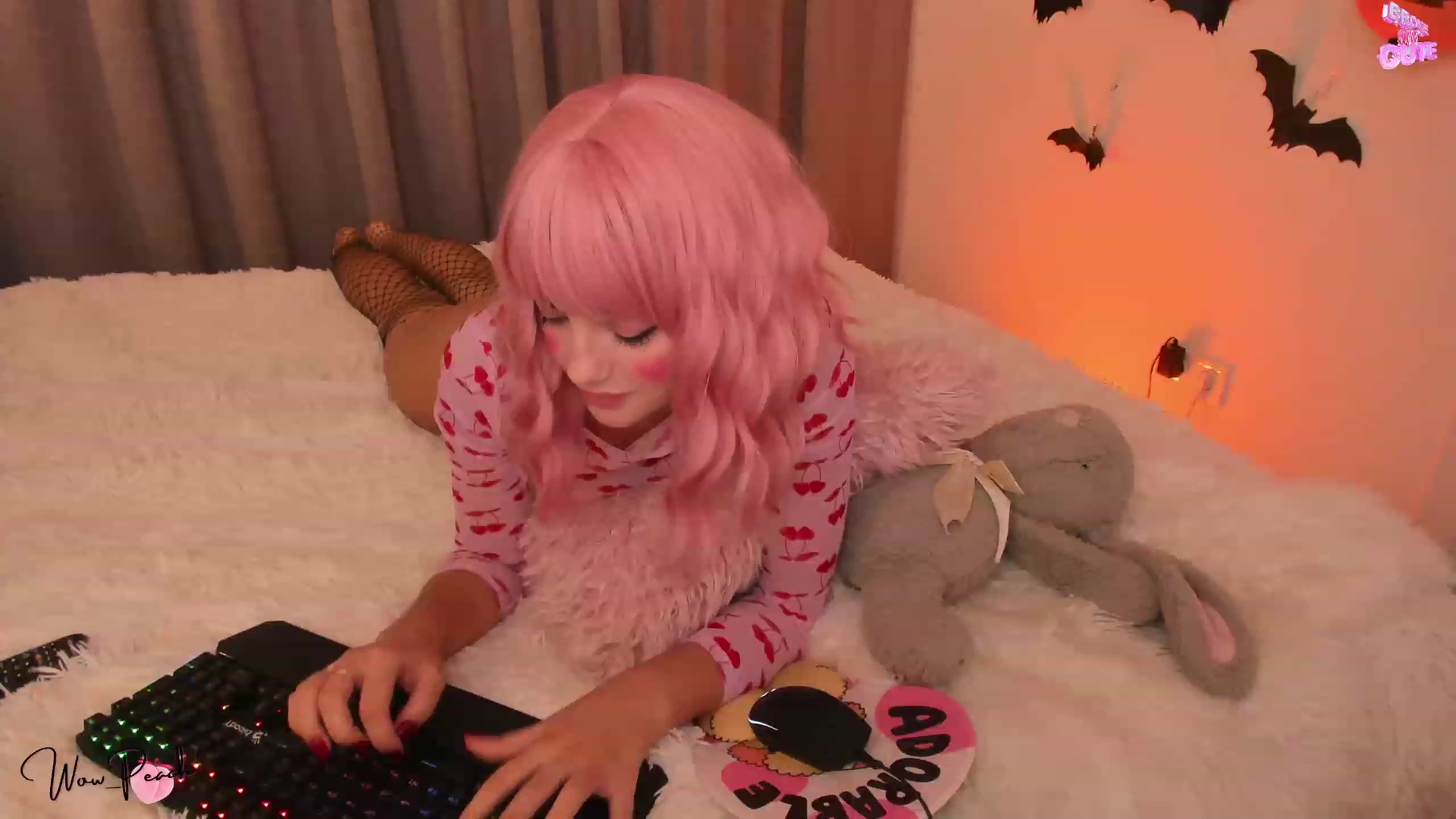 Gallery image thumbnail from wow_peach's myfreecams stream on, 10/31/2023, 20:43 image 12 of 20
