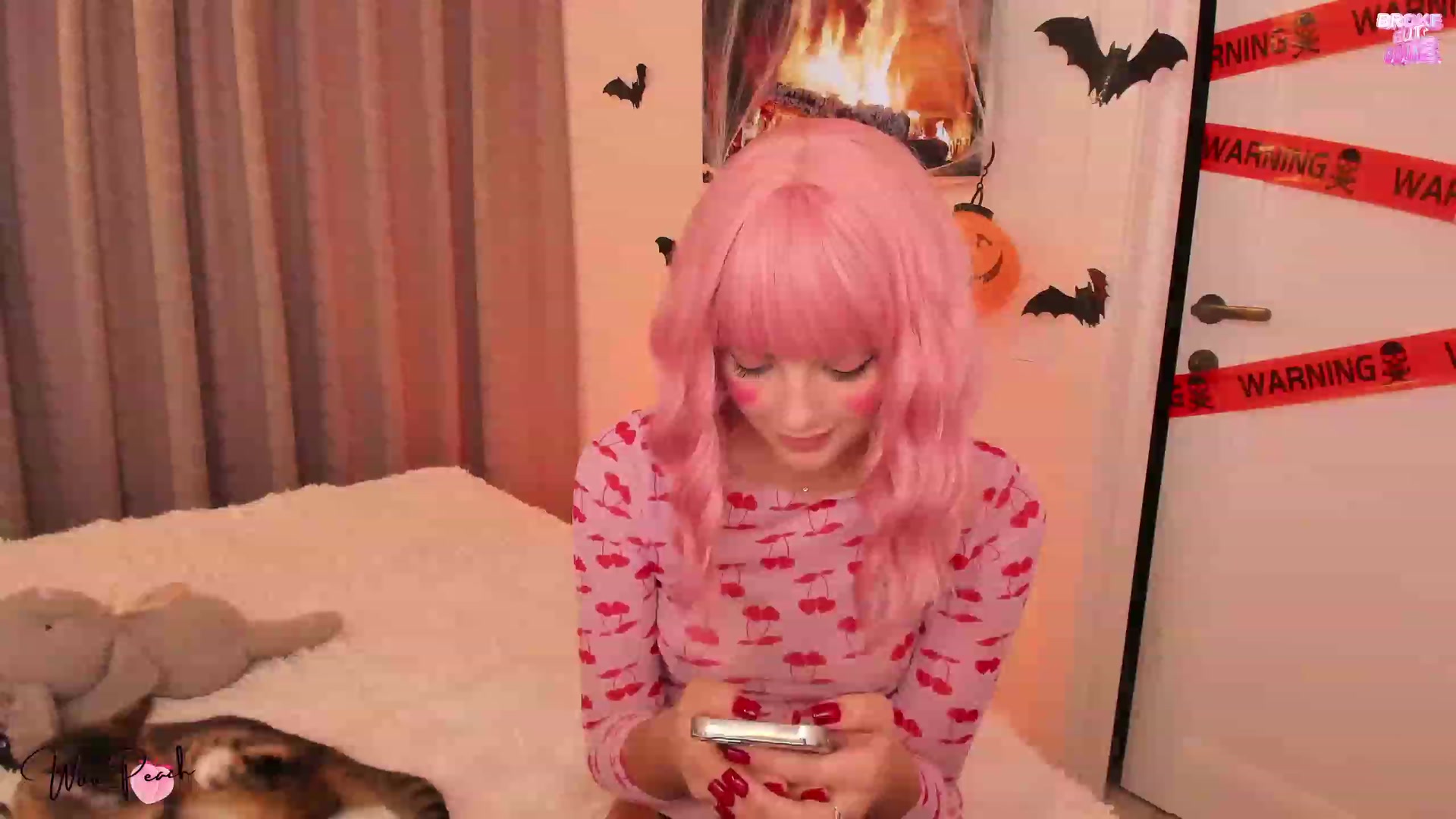 Gallery image thumbnail from wow_peach's myfreecams stream on, 10/31/2023, 22:17 image 19 of 20