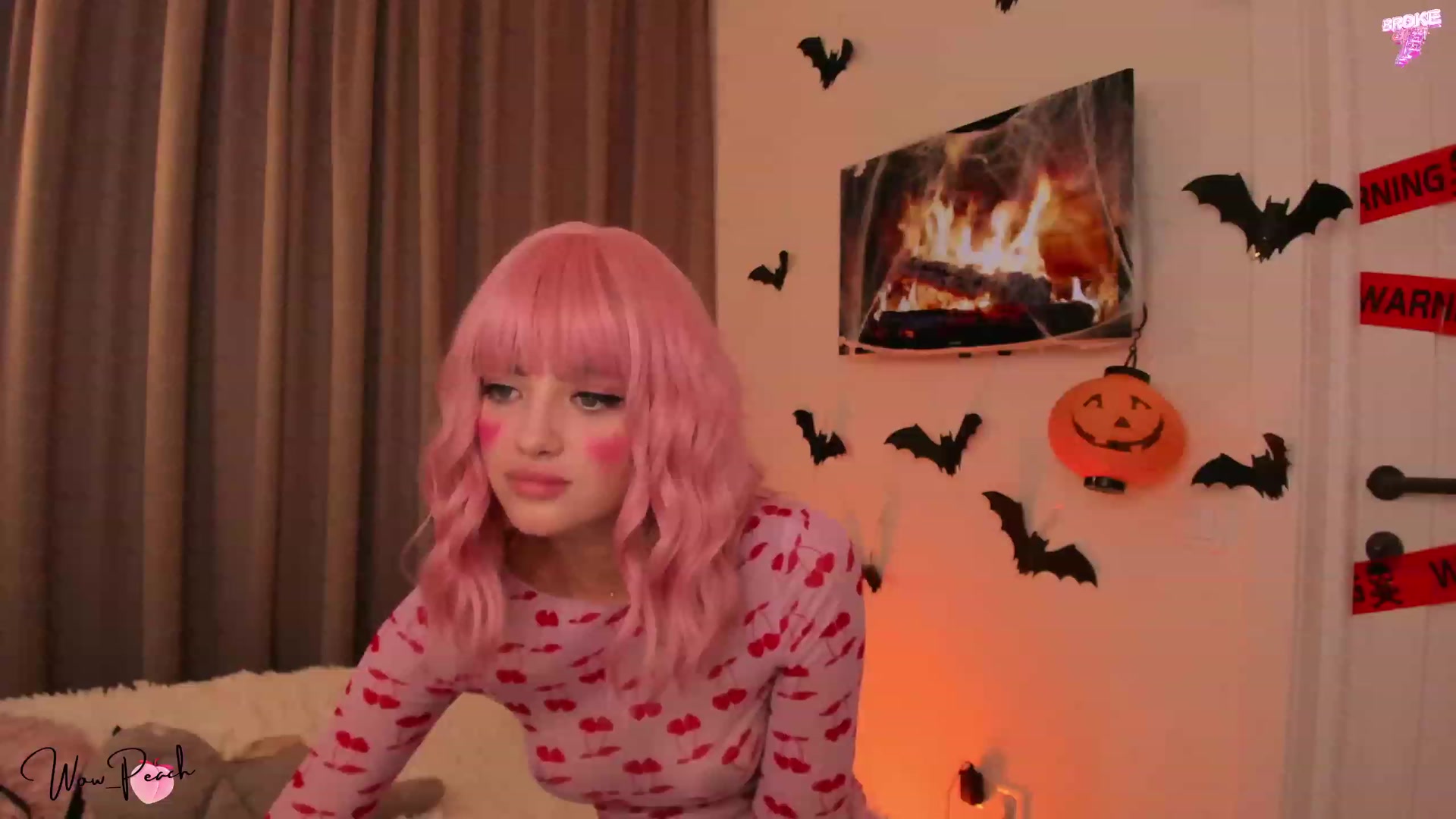 Gallery image thumbnail from wow_peach's myfreecams stream on, 10/31/2023, 22:17 image 12 of 20