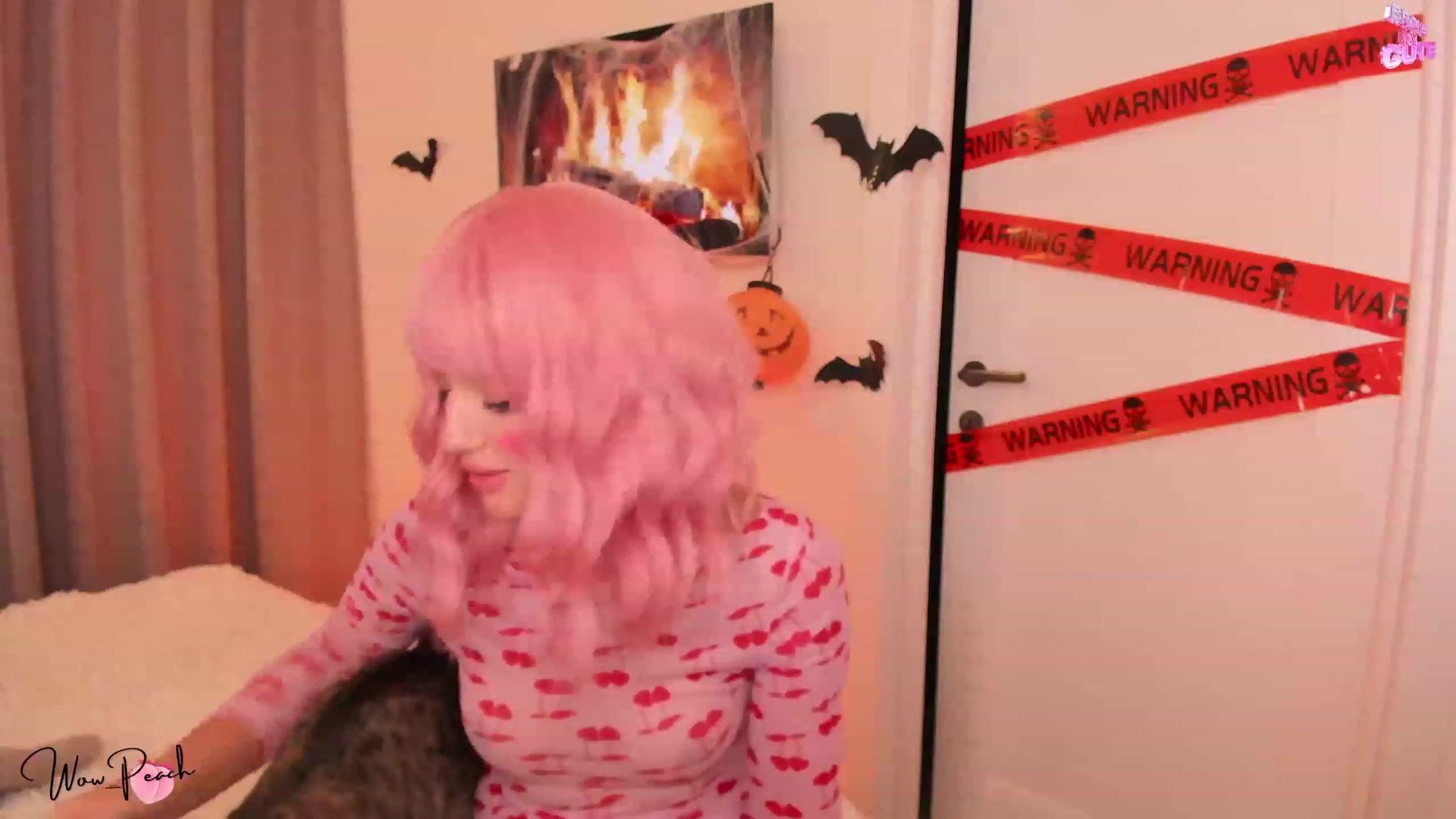 Gallery image thumbnail from wow_peach's myfreecams stream on, 10/31/2023, 22:17 image 17 of 20