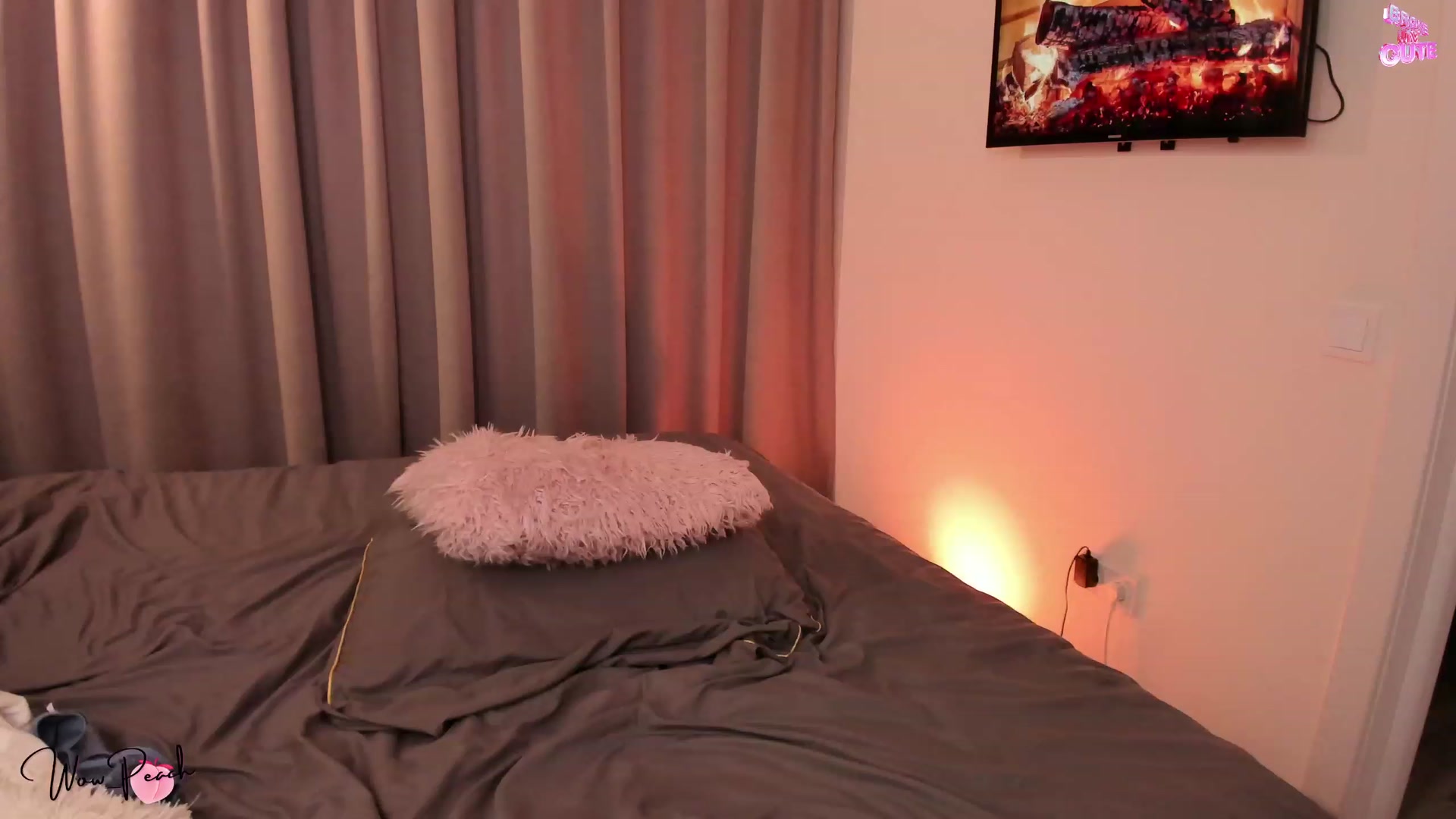 Gallery image thumbnail from wow_peach's myfreecams stream on, 11/03/2023, 22:08 image 10 of 20