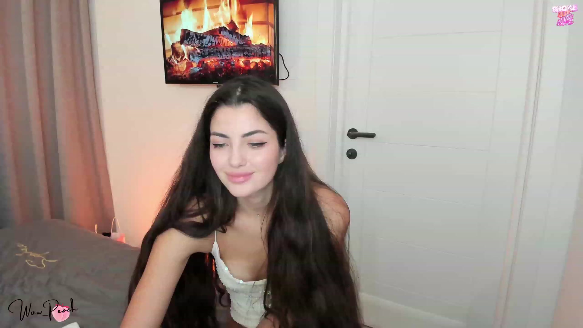 Gallery image thumbnail from wow_peach's myfreecams stream on, 11/04/2023, 24:56 image 13 of 20