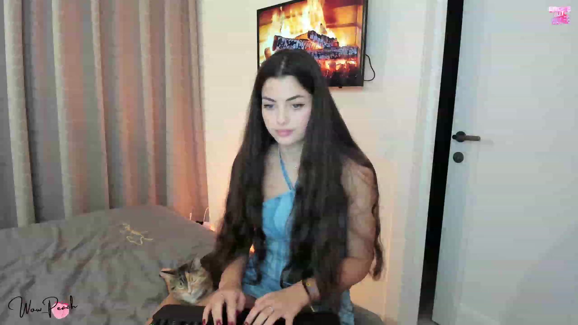 Gallery image thumbnail from wow_peach's myfreecams stream on, 11/04/2023, 24:56 image 18 of 20