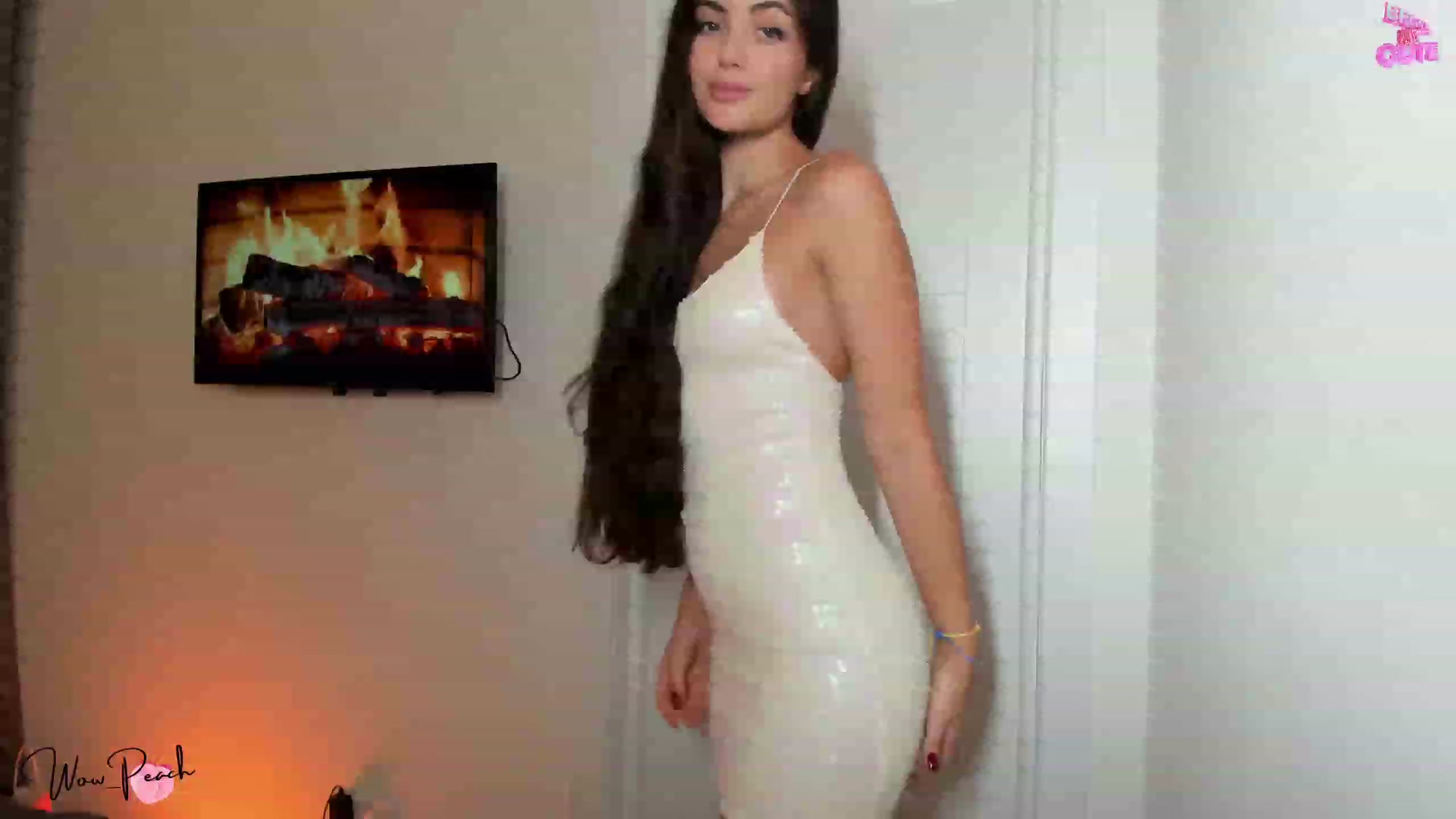 Gallery image thumbnail from wow_peach's myfreecams stream on, 11/04/2023, 24:56 image 2 of 20