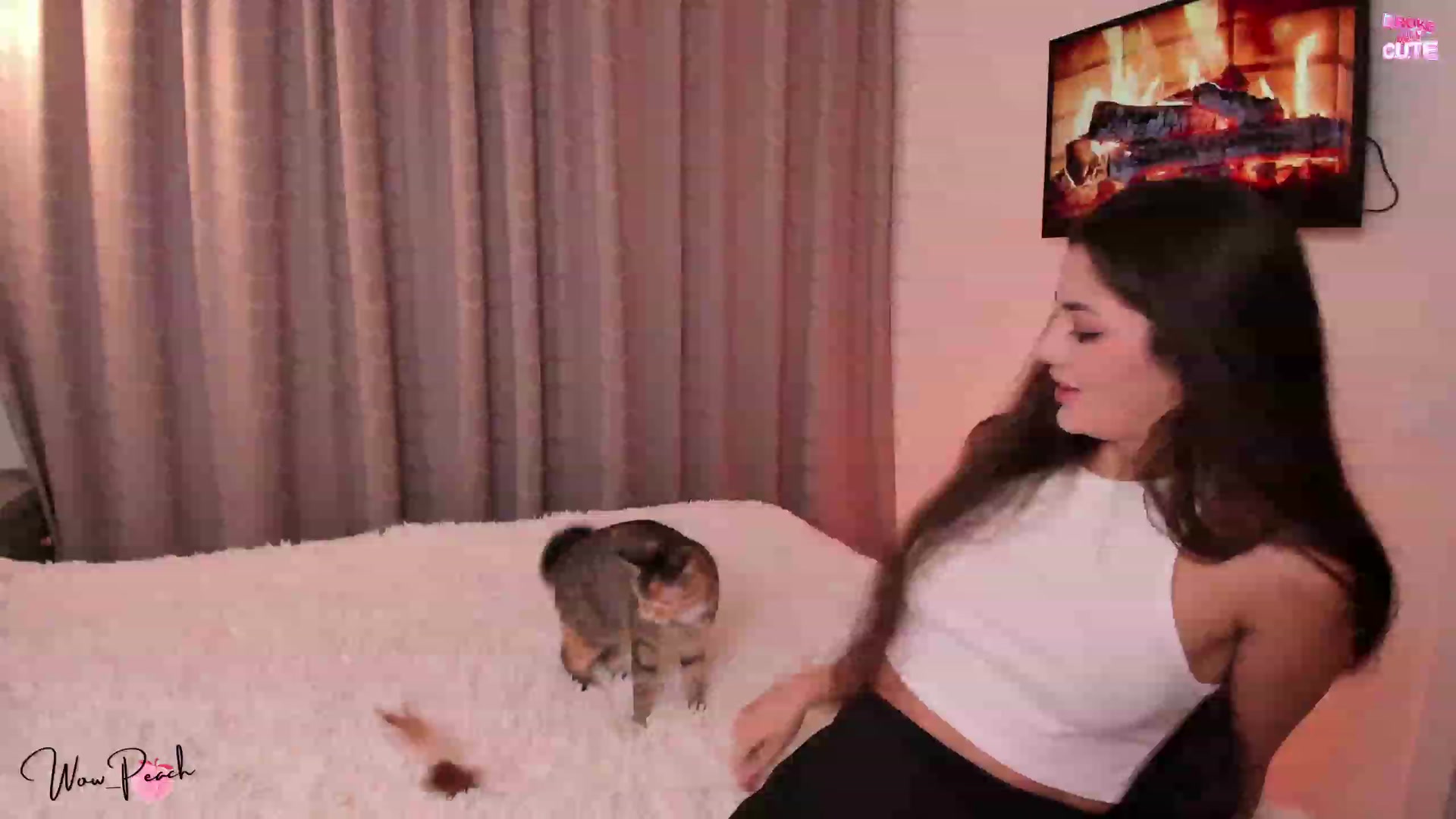 Gallery image thumbnail from wow_peach's myfreecams stream on, 11/04/2023, 23:28 image 3 of 20