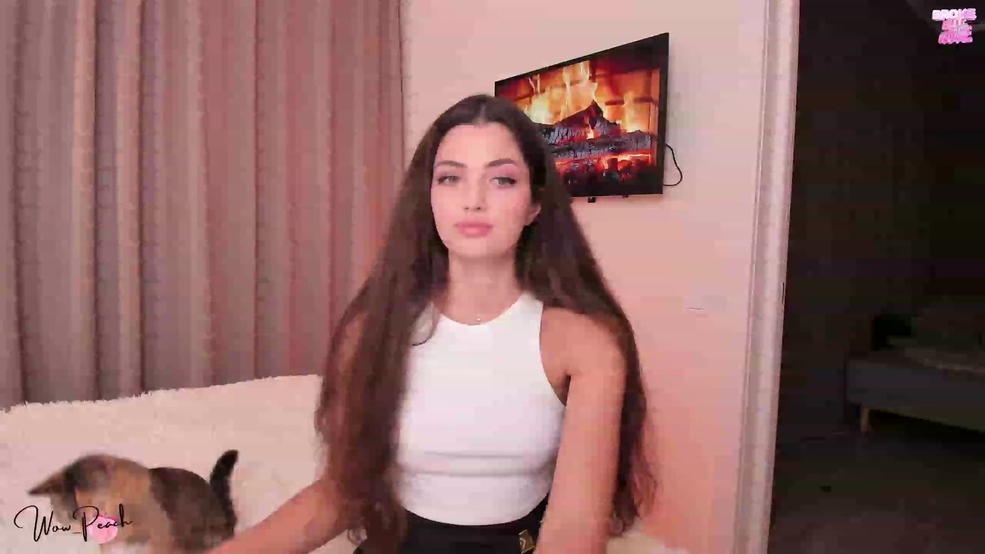 Gallery image thumbnail from wow_peach's myfreecams stream on, 11/04/2023, 23:28 image 10 of 20