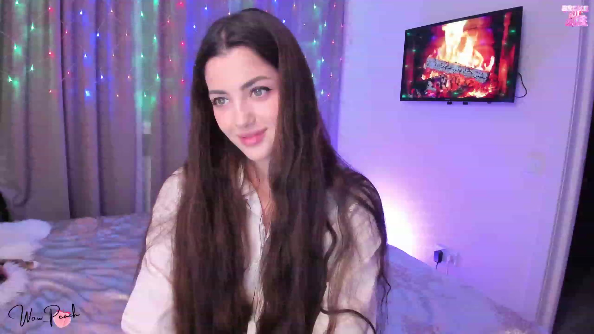 Gallery image thumbnail from wow_peach's myfreecams stream on, 11/11/2023, 16:44 image 3 of 20