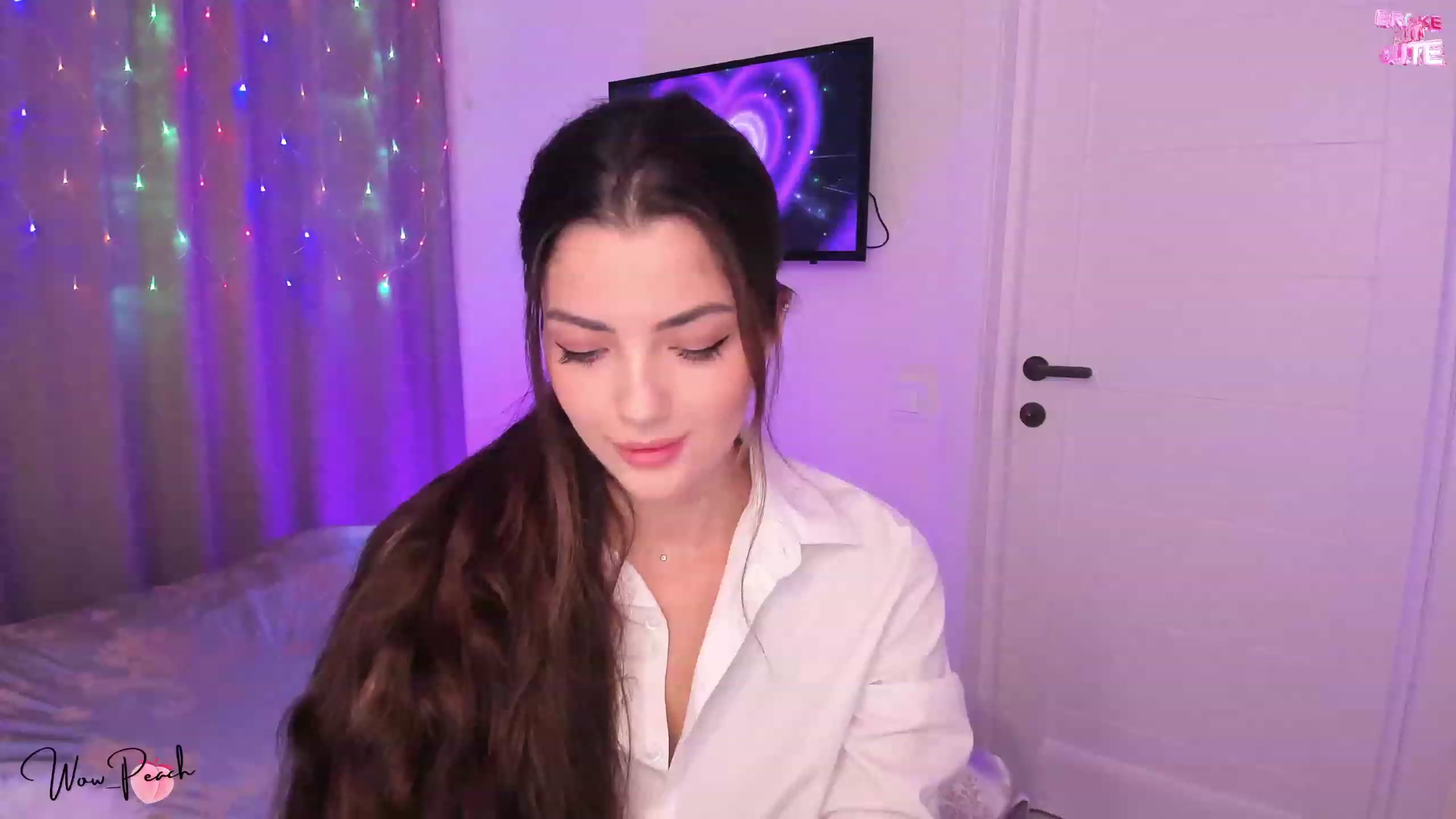 Gallery image thumbnail from wow_peach's myfreecams stream on, 11/11/2023, 16:44 image 12 of 20