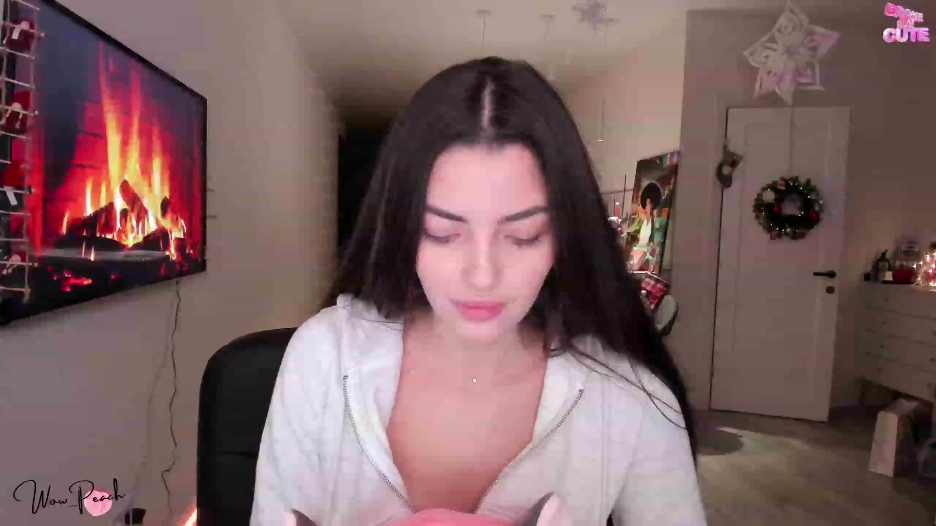 Gallery image thumbnail from wow_peach's myfreecams stream on, 12/12/2023, 19:51 image 7 of 20