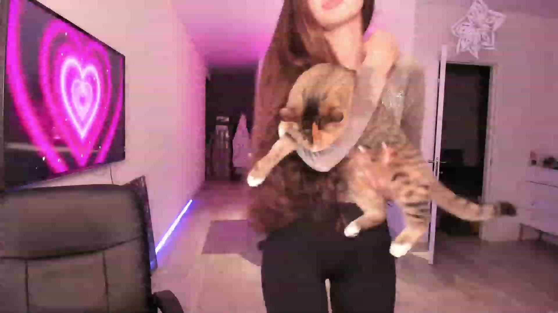 Gallery image thumbnail from wow_peach's myfreecams stream on, 01/15/2024, 18:35 image 18 of 20