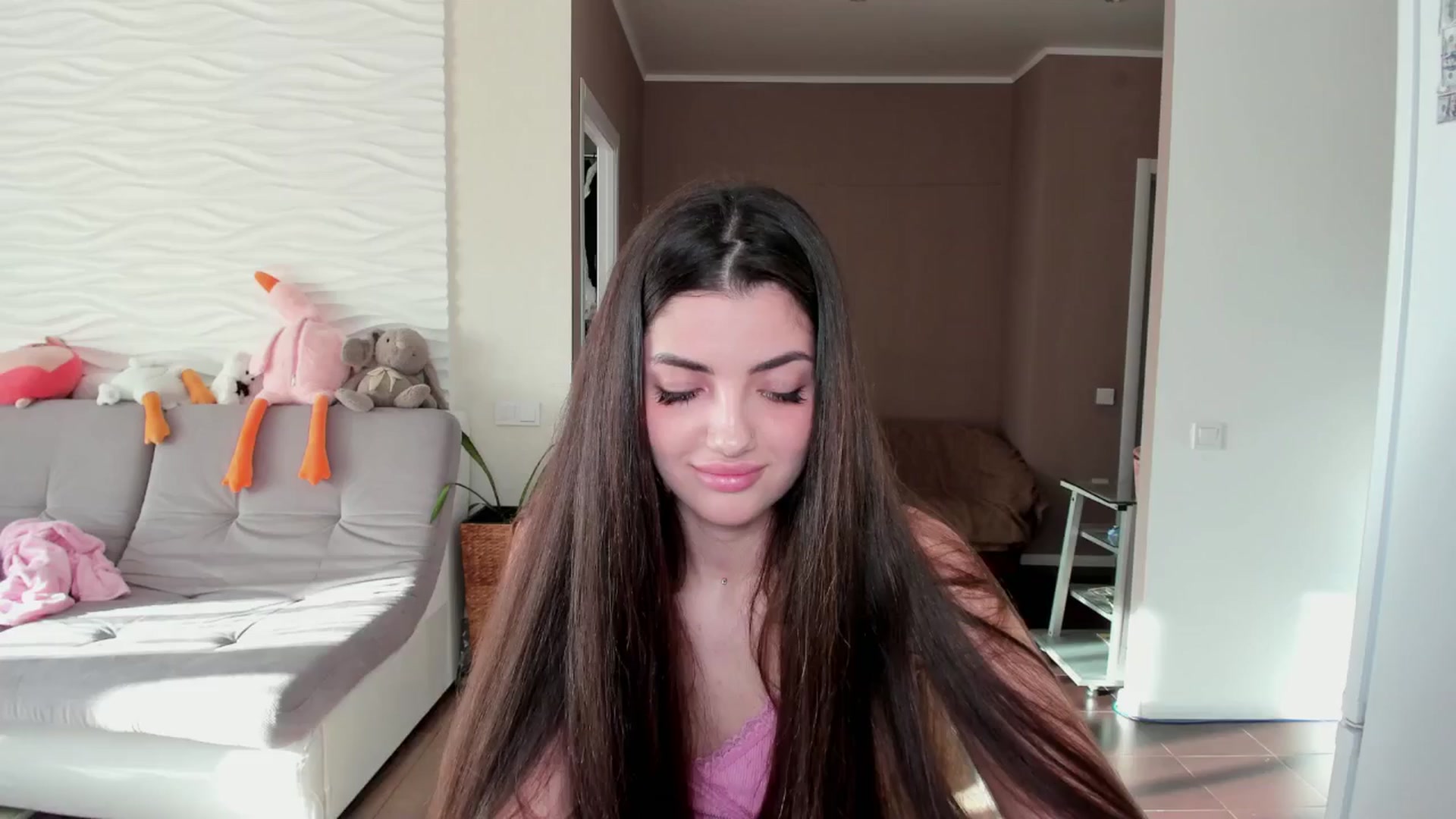 Gallery image thumbnail from wow_peach's myfreecams stream on, 05/04/2024, 16:57 image 15 of 20