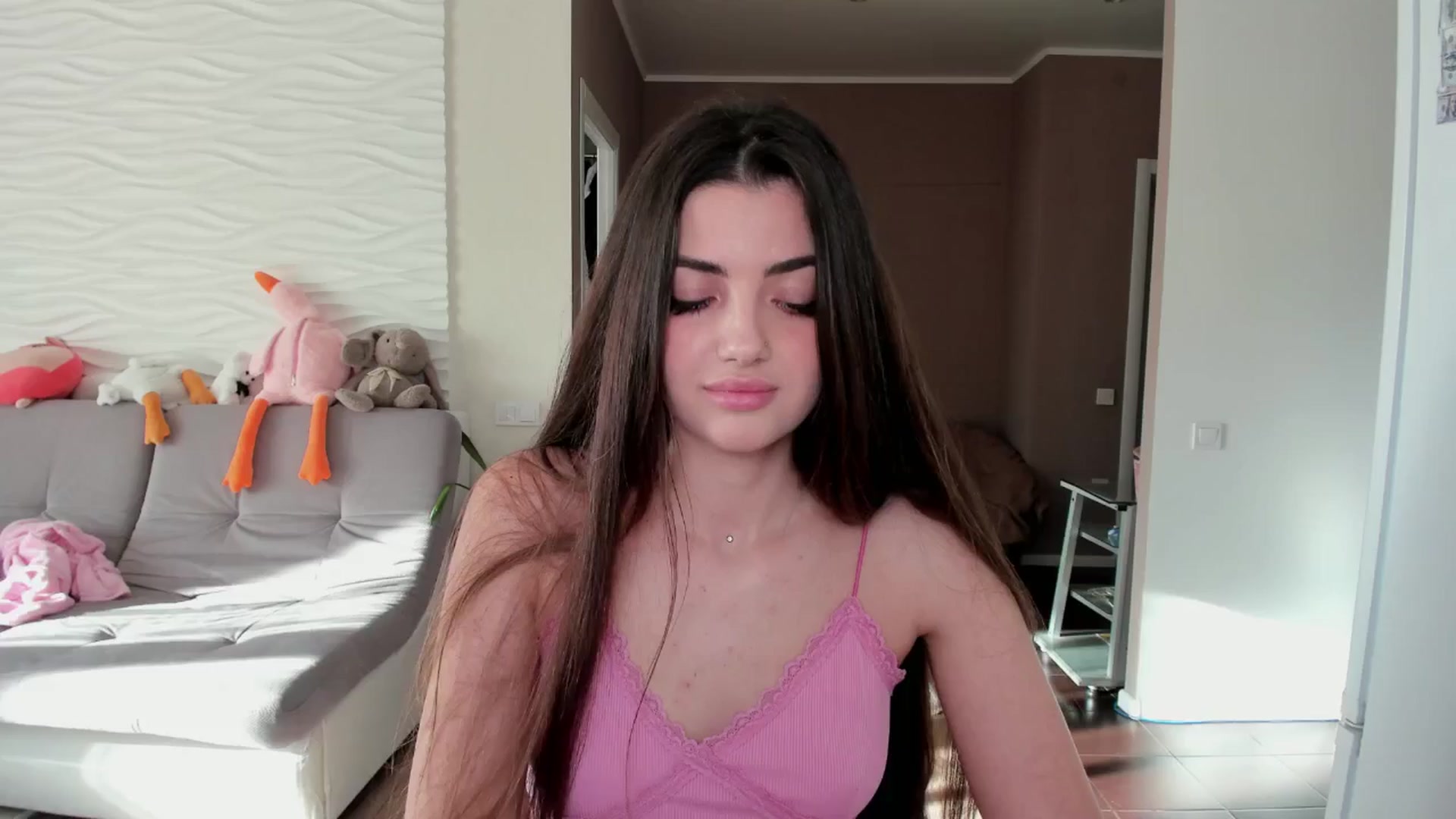 Gallery image thumbnail from wow_peach's myfreecams stream on, 05/04/2024, 16:57 image 14 of 20
