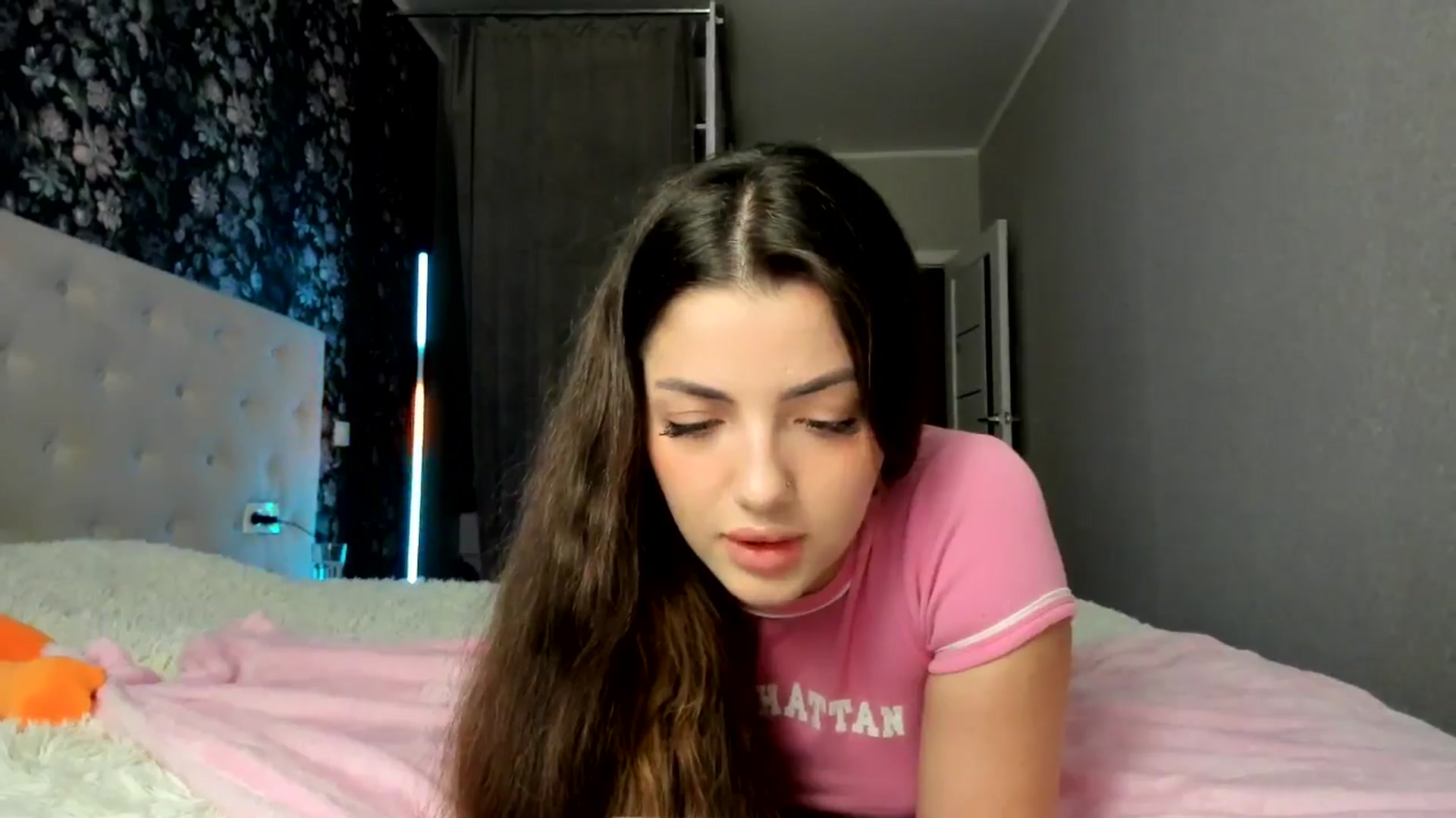Gallery image thumbnail from wow_peach's myfreecams stream on, 05/22/2024, 16:00 image 2 of 20