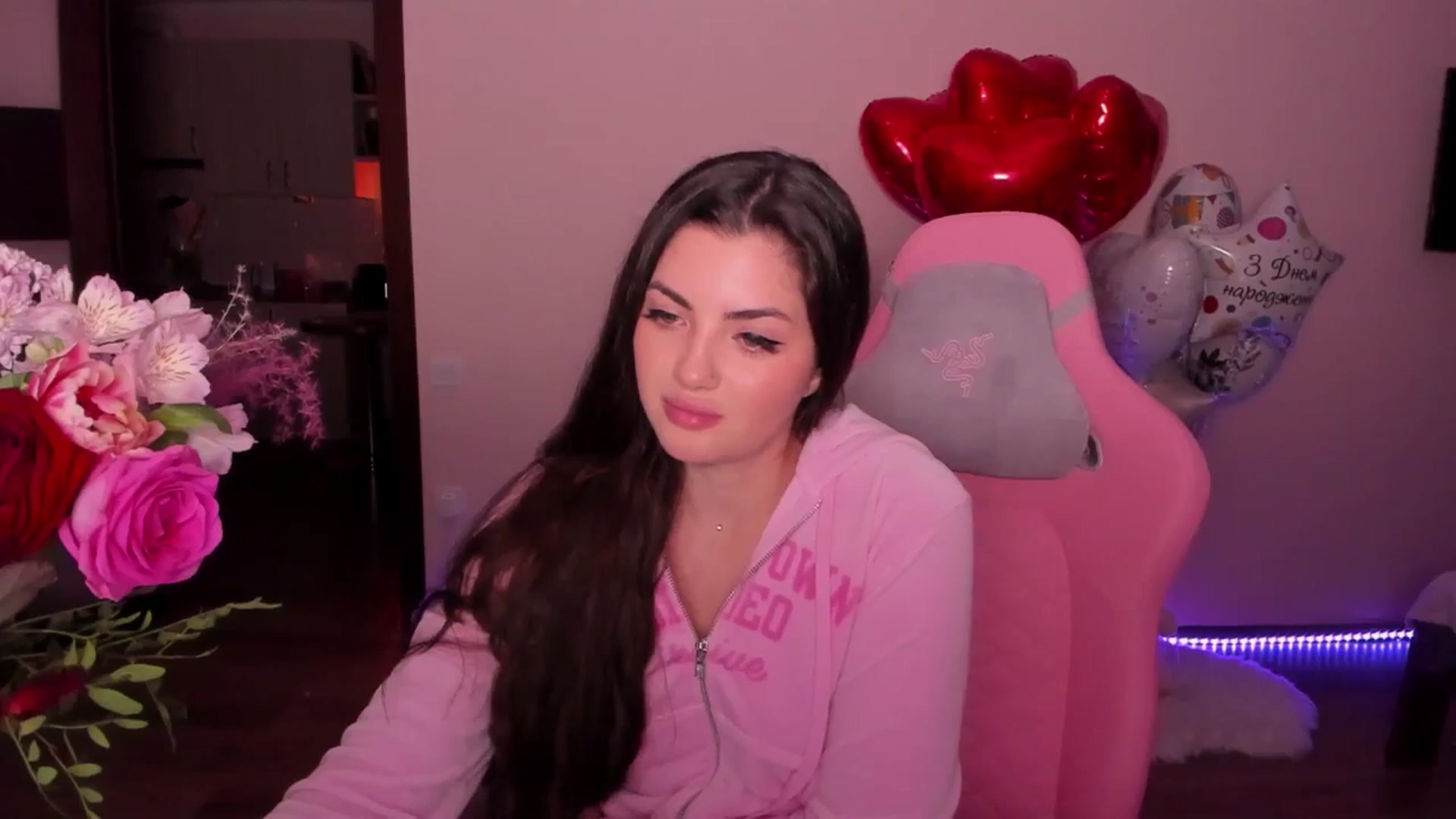 Gallery image thumbnail from wow_peach's myfreecams stream on, 02/13/2025, 16:19 image 17 of 20