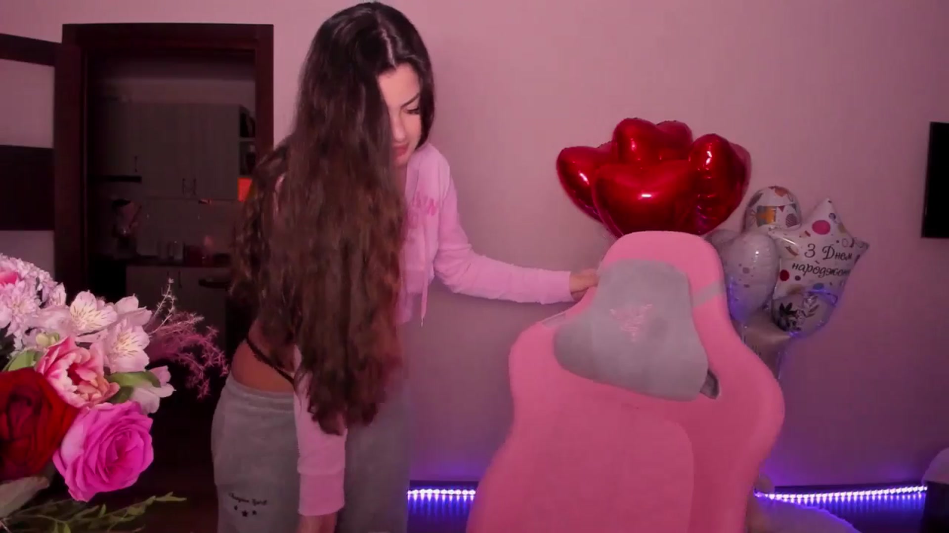 Gallery image thumbnail from wow_peach's myfreecams stream on, 02/13/2025, 16:19 image 16 of 20