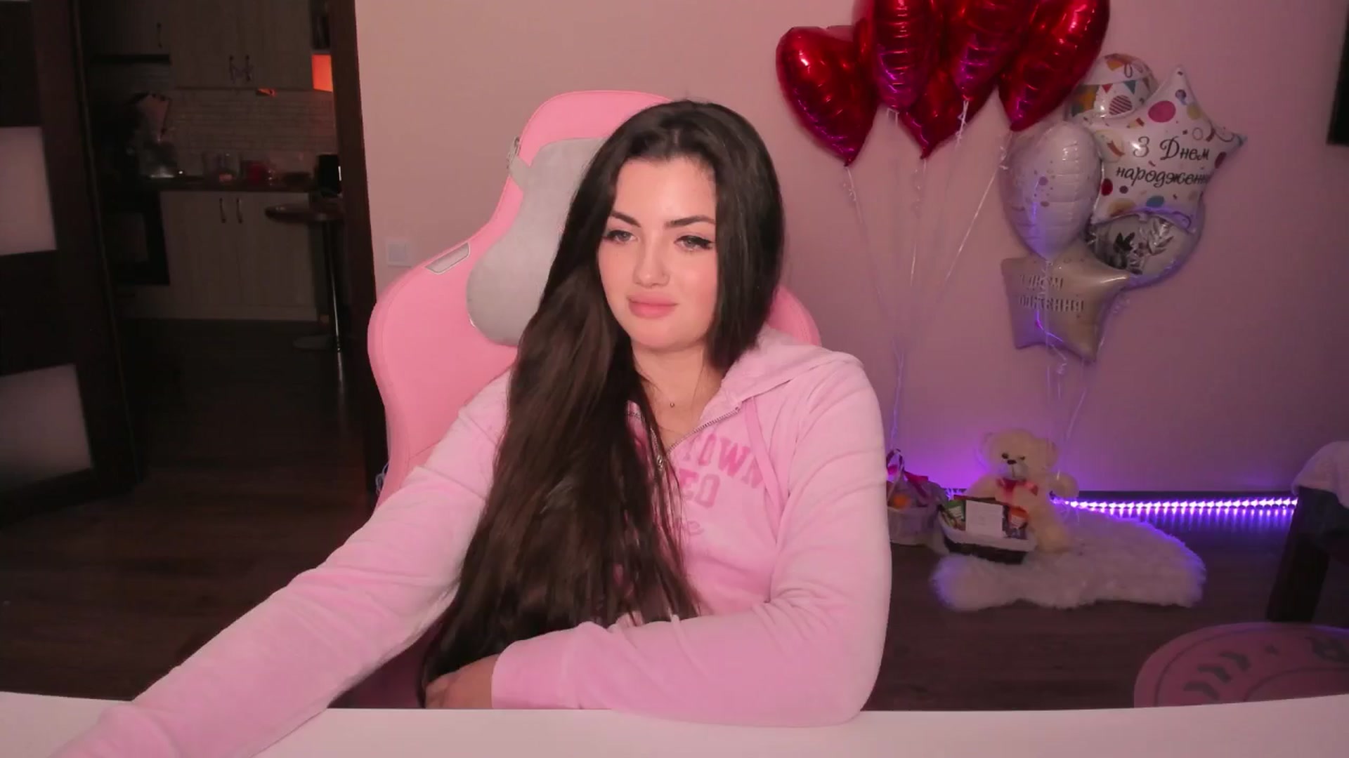 Gallery image thumbnail from wow_peach's myfreecams stream on, 02/13/2025, 18:56 image 16 of 20