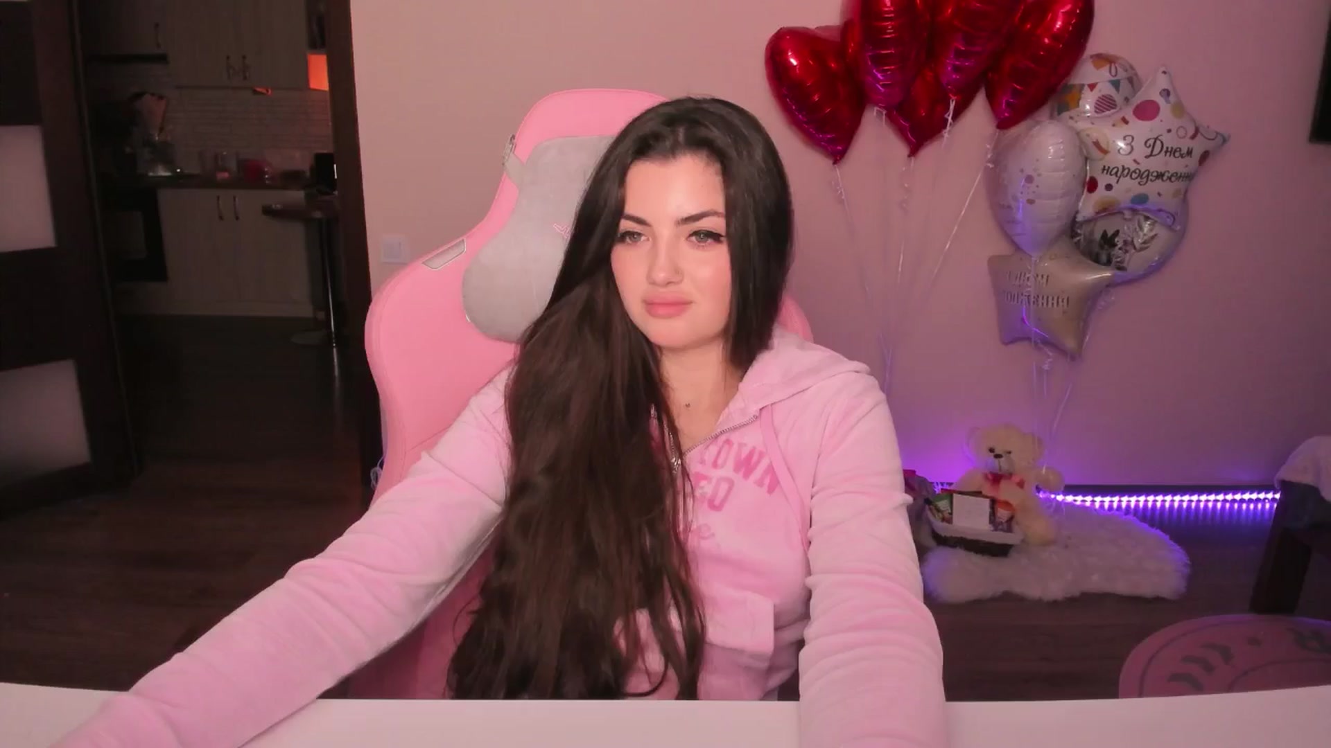 Gallery image thumbnail from wow_peach's myfreecams stream on, 02/13/2025, 18:56 image 14 of 20