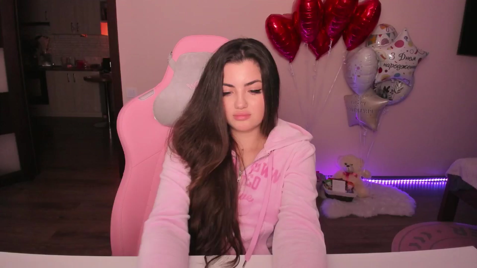 Gallery image thumbnail from wow_peach's myfreecams stream on, 02/13/2025, 18:56 image 6 of 20