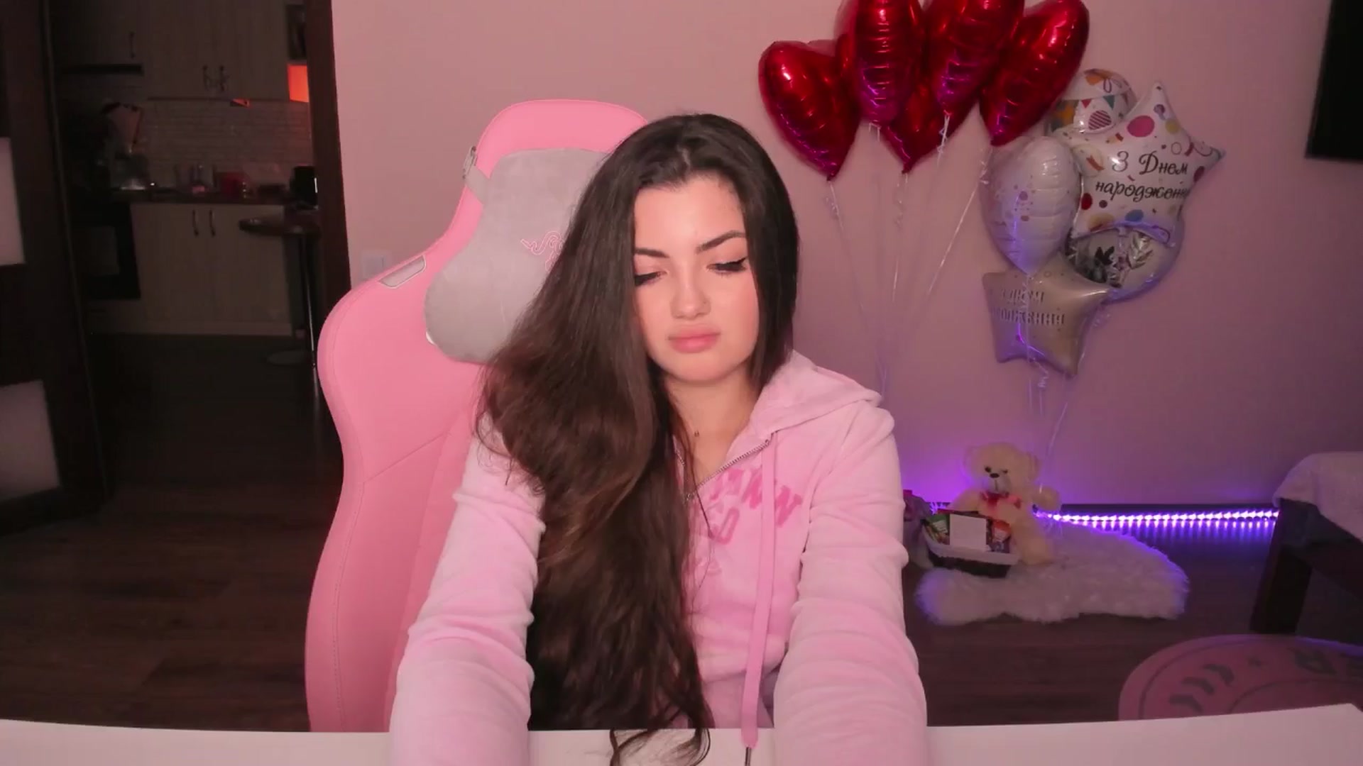 Gallery image thumbnail from wow_peach's myfreecams stream on, 02/13/2025, 18:56 image 7 of 20
